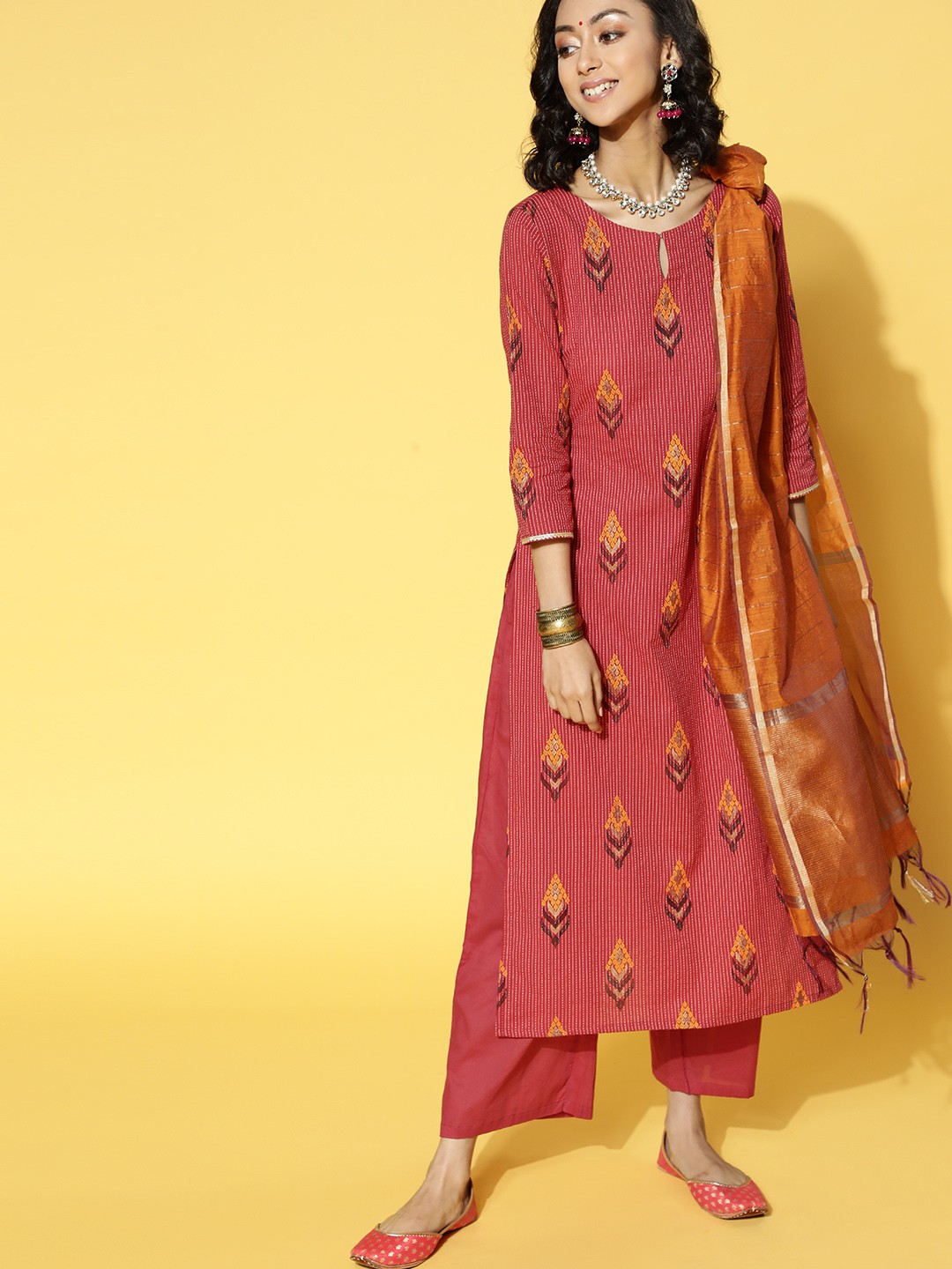 

Indo Era Printed Cotton Blend Kurta Set, Red