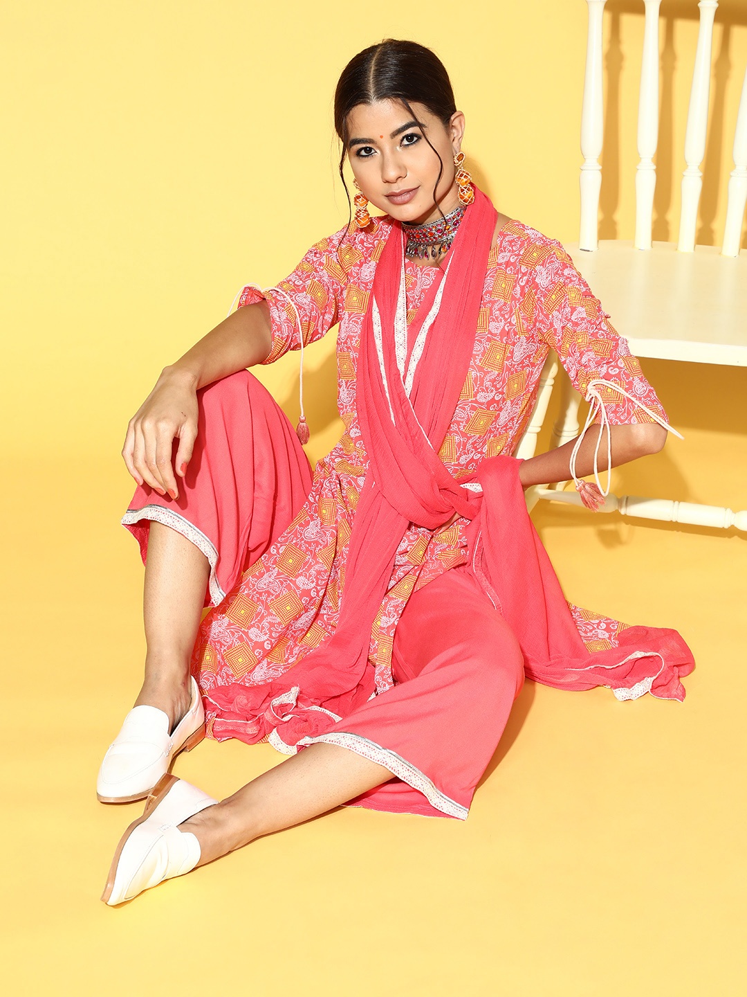 

Indo Era Ethnic Motifs Cotton Blend Paisley Kurta Set, Coral