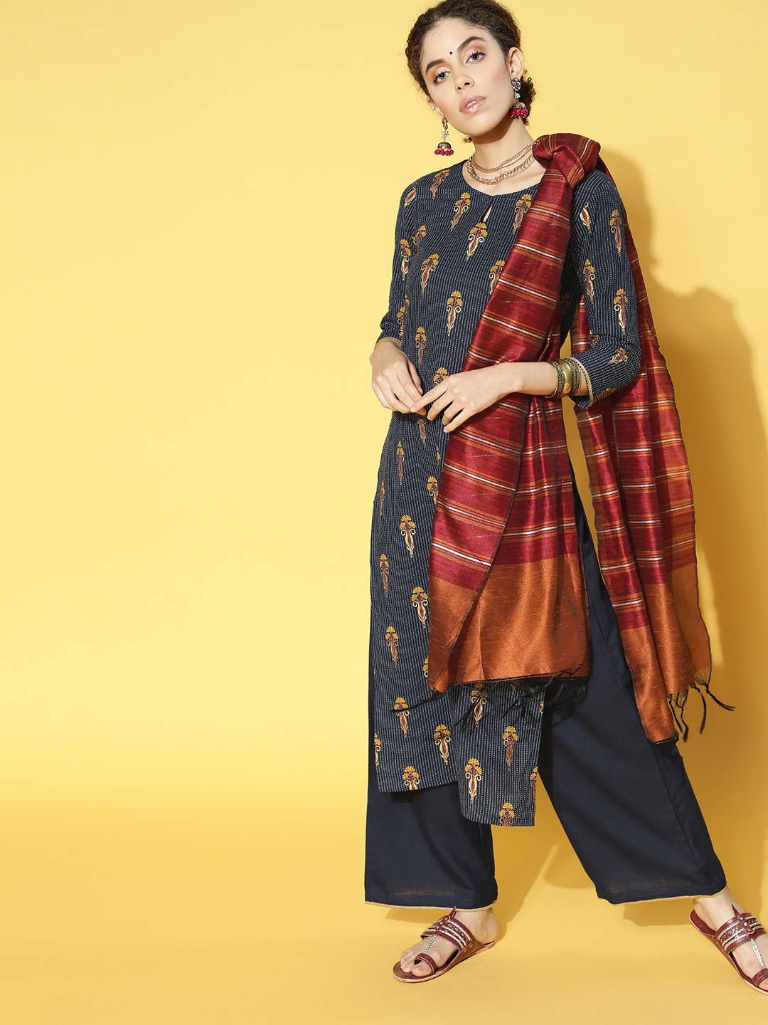 

Indo Era Printed Cotton Blend Kurta Set, Navy blue