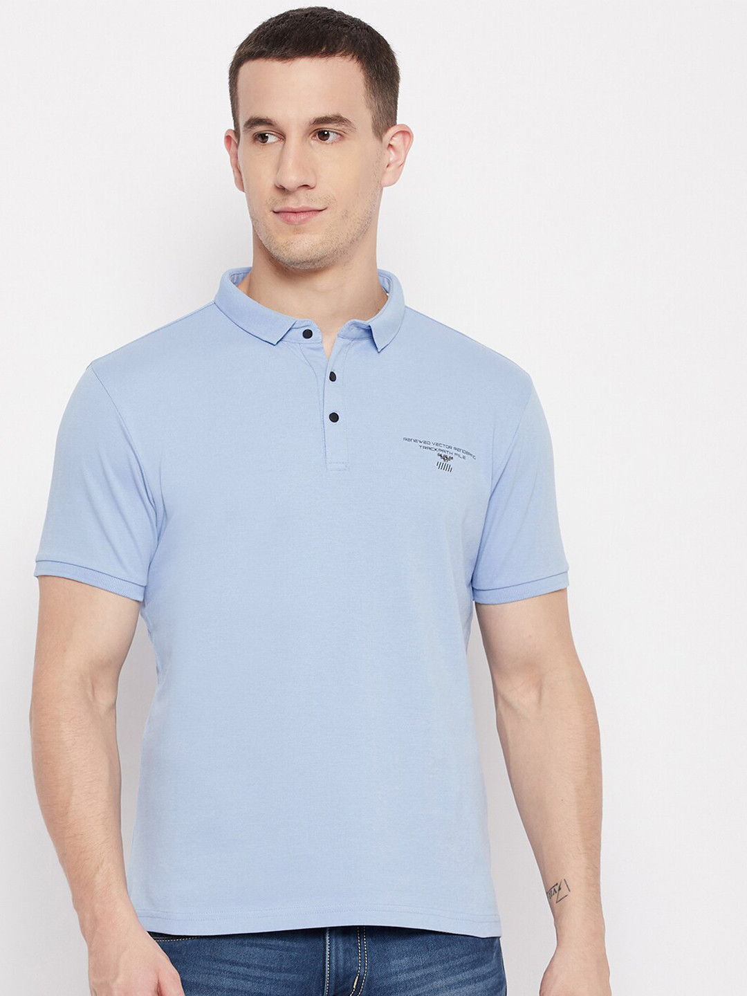 

QUBIC Men Blue Polo Collar T-shirt