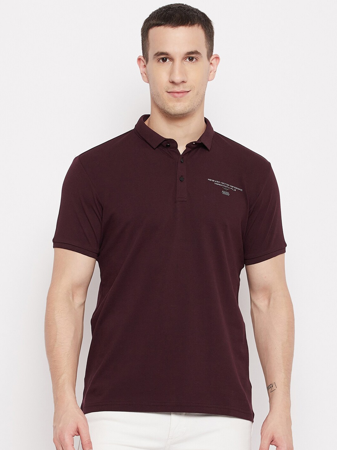 

QUBIC Men Burgundy Polo Collar T-shirt