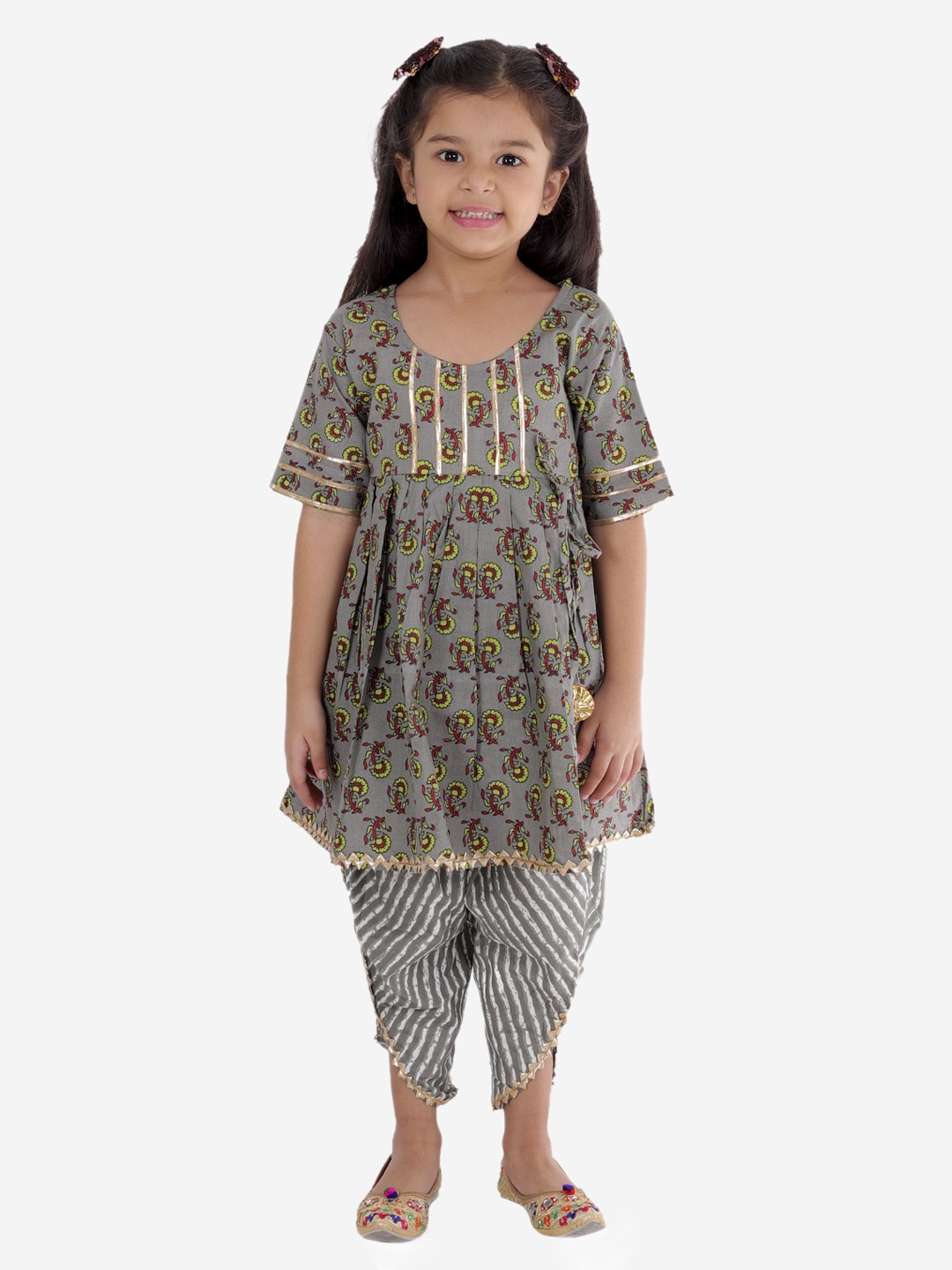 

Superminis Girls Grey Floral Printed Pleated Pure Cotton Kurti with Salwar