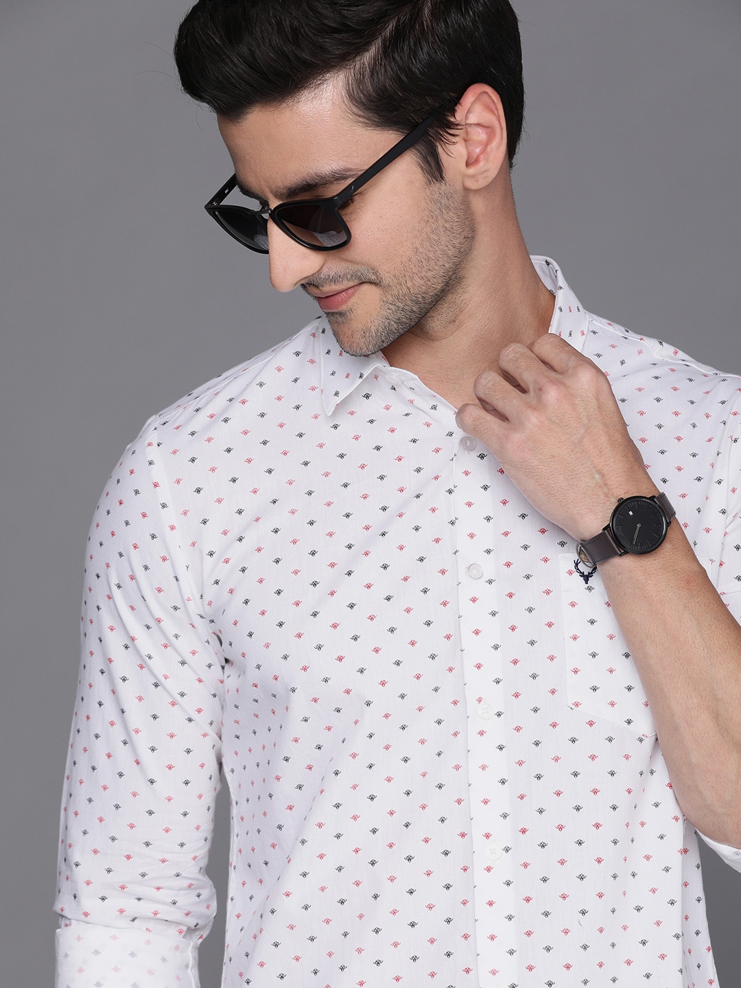 

Allen Solly Men White & Black Printed Modern Slim Fit Casual Shirt