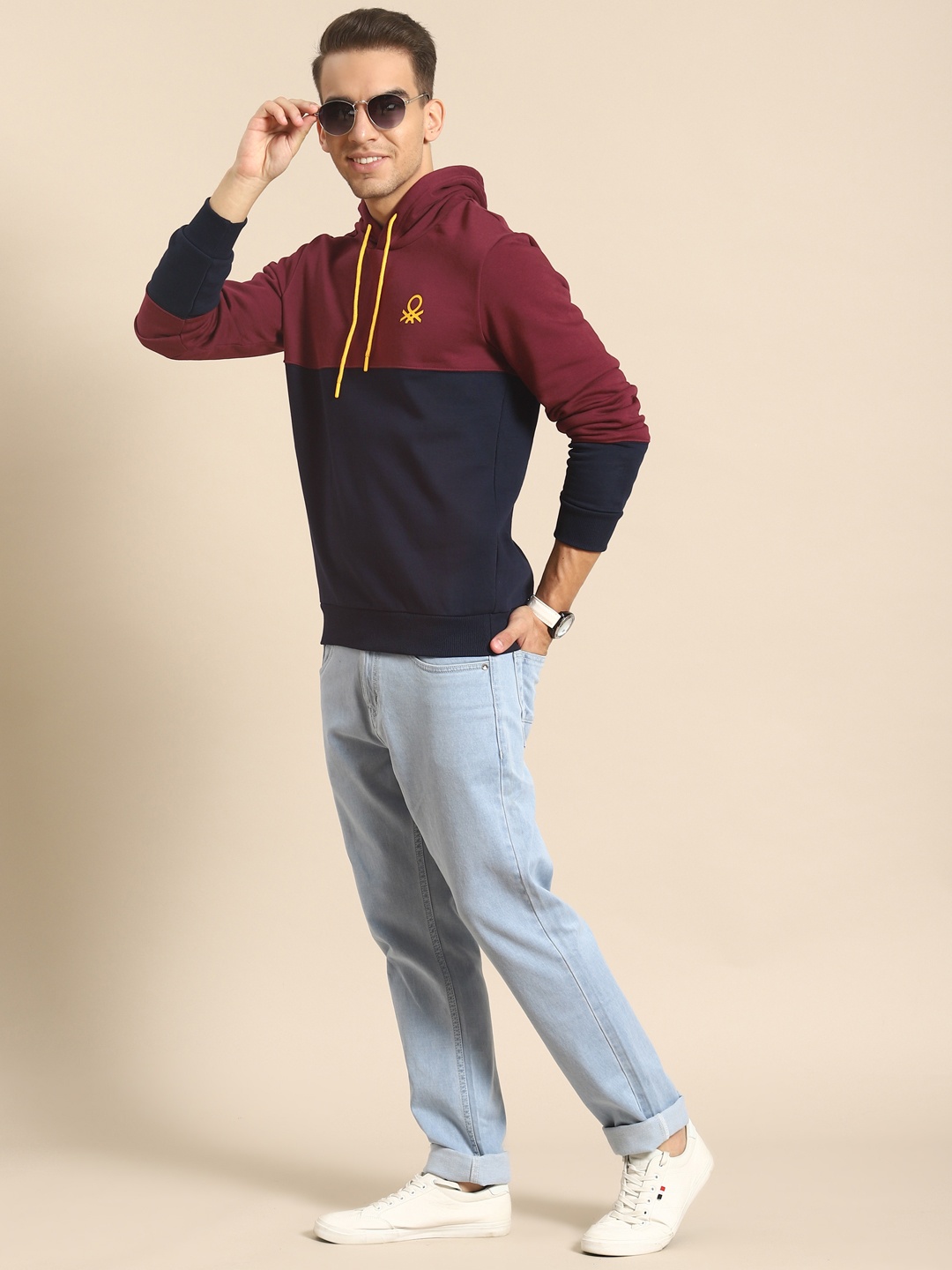 

United Colors of Benetton Men Burgundy & Navy Blue Colourblocked Hooded Sweatshirt