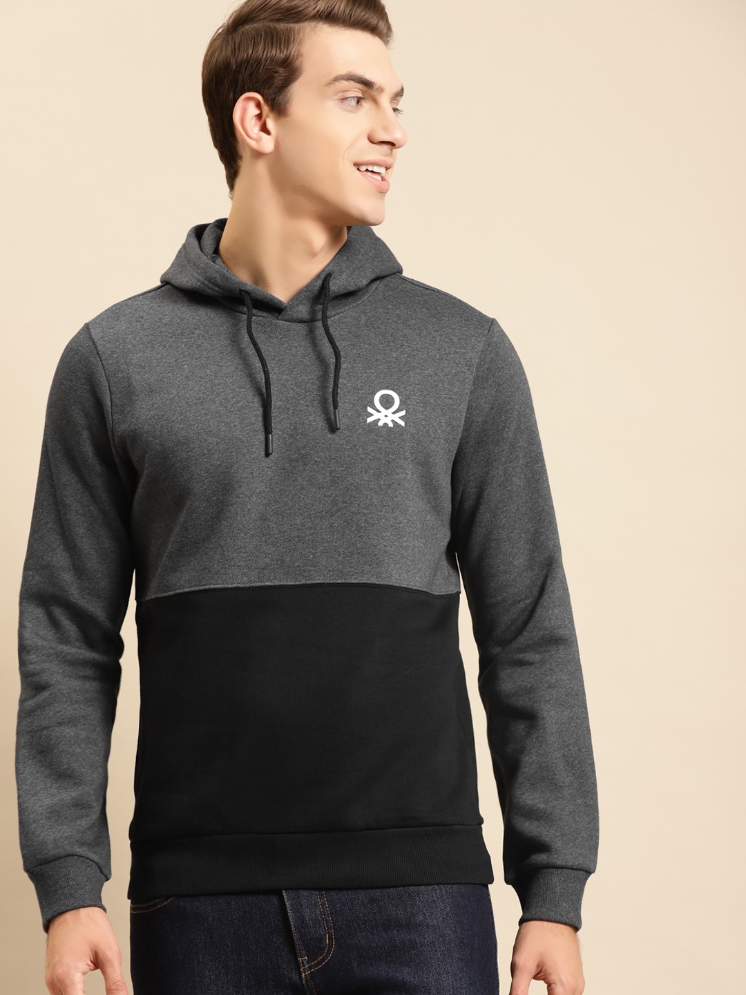 

United Colors of Benetton Men Grey Colourblocked Hooded Sweatshirt