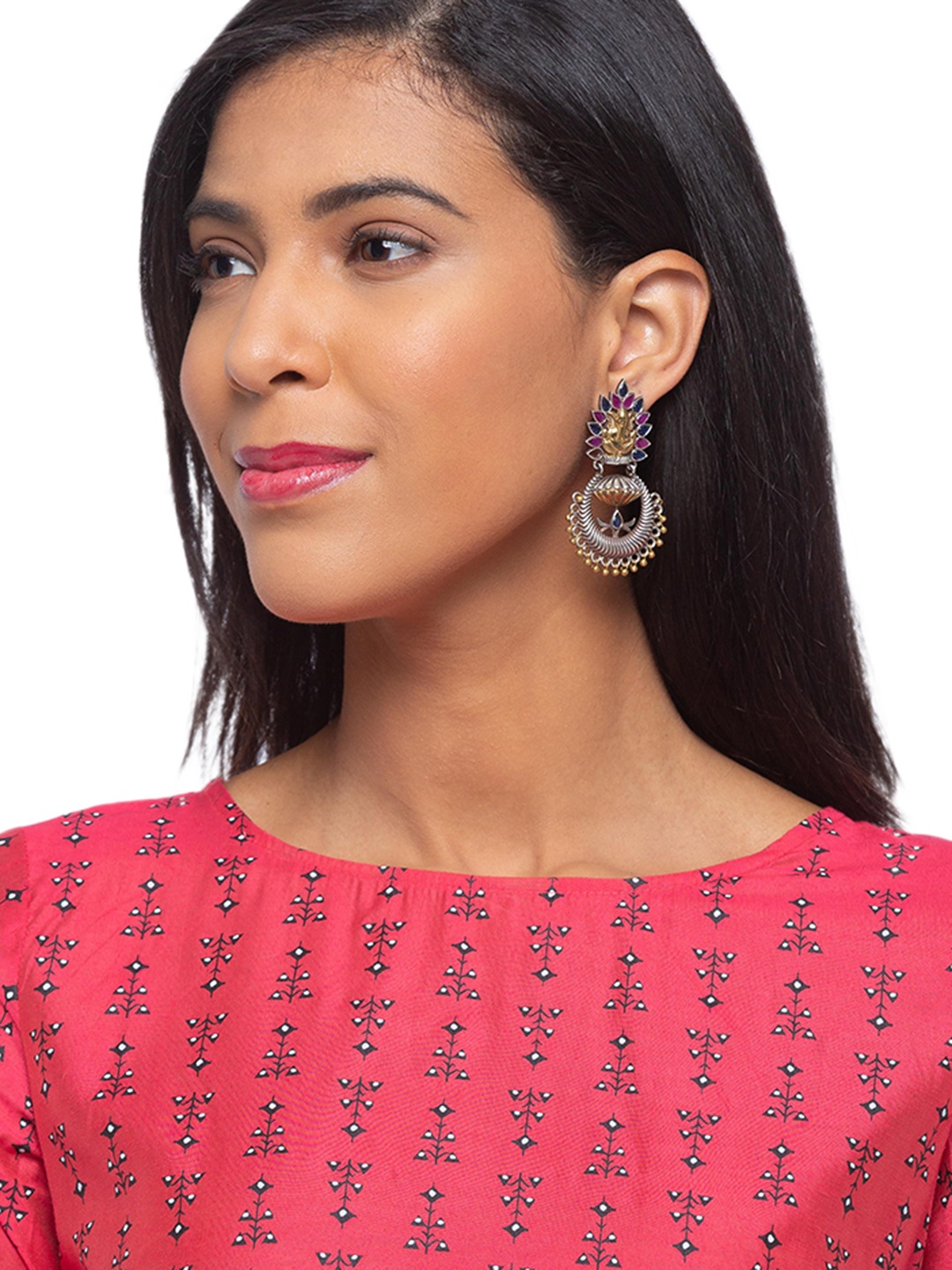 

Digital Dress Room Silver-Toned & Gold-Toned Contemporary Oxidized Chandbalis