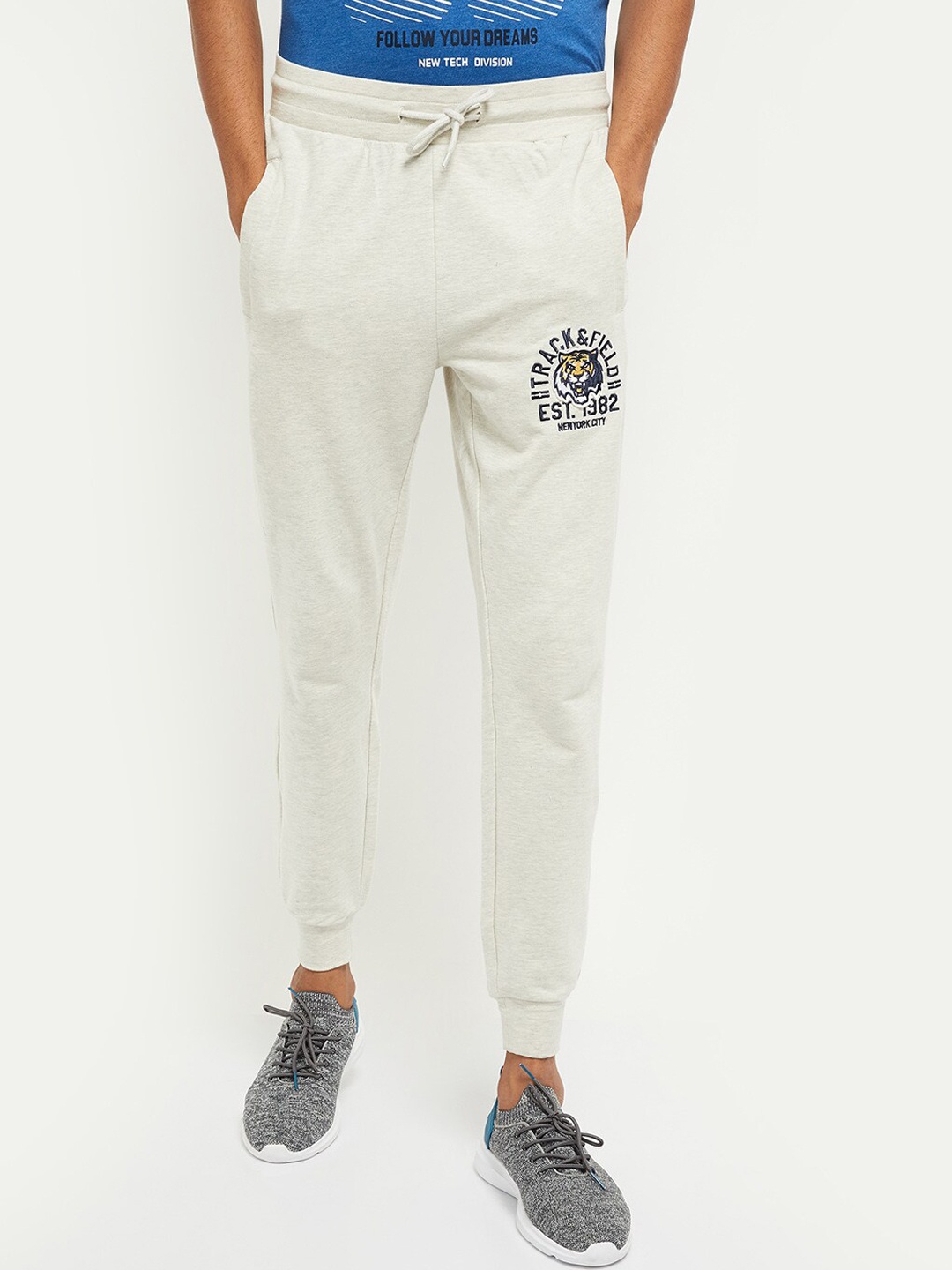 

max Men Grey Melange Solid Joggers