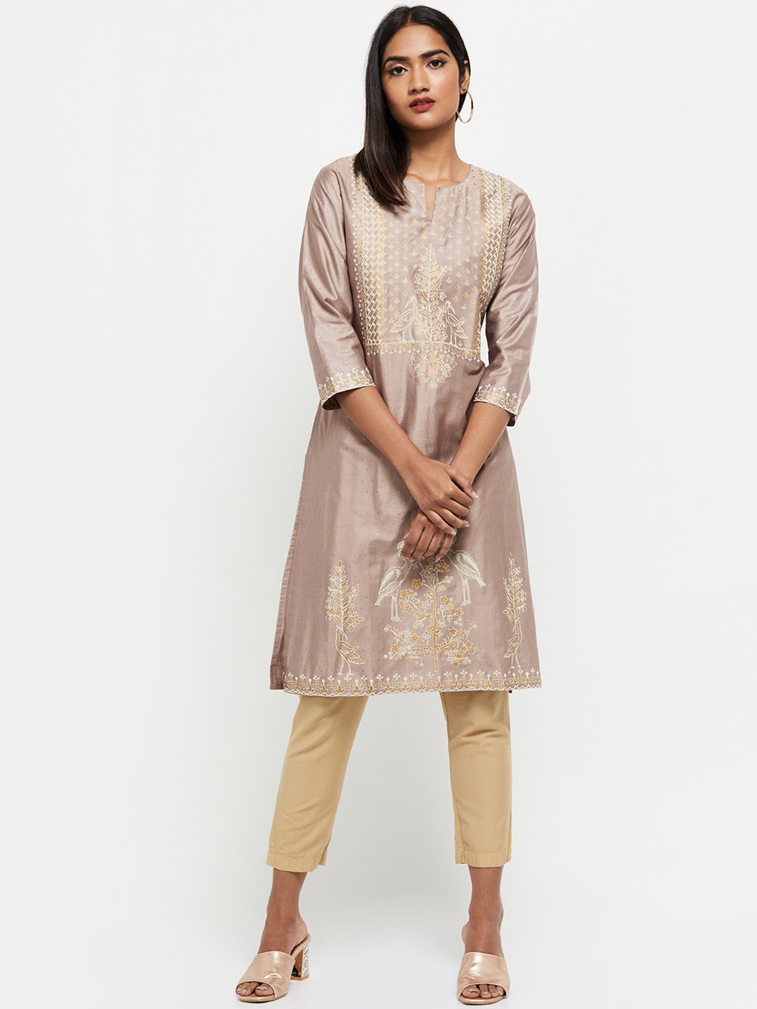 

max Women Beige & Gold-Toned Geometric Printed Keyhole Neck Kurta