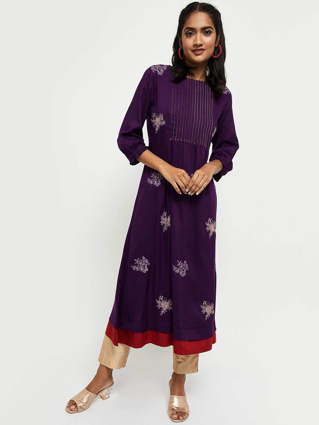 

max Women Purple Embroidered Kurta