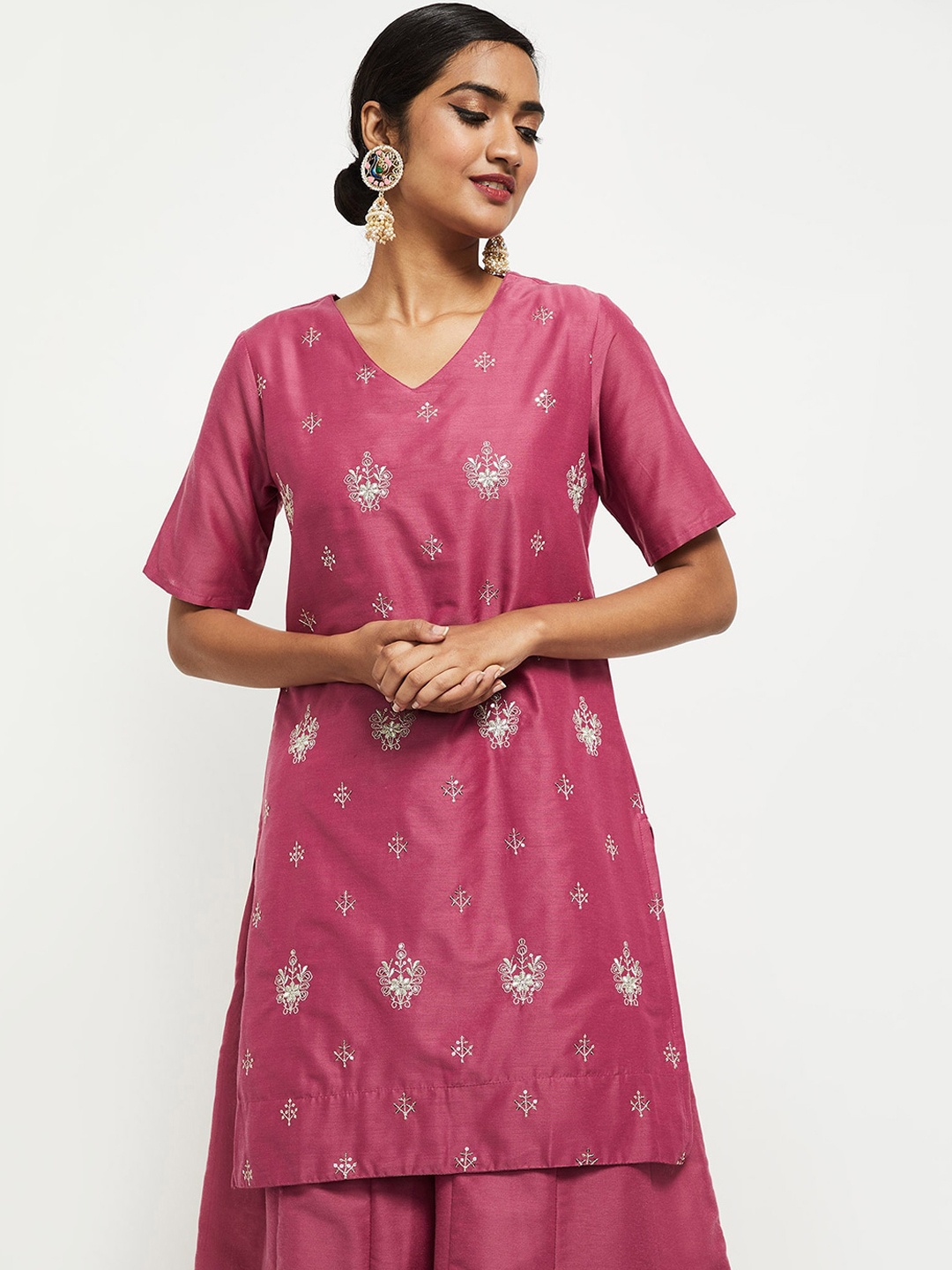 

max Women Purple Floral Embroidered Kurta