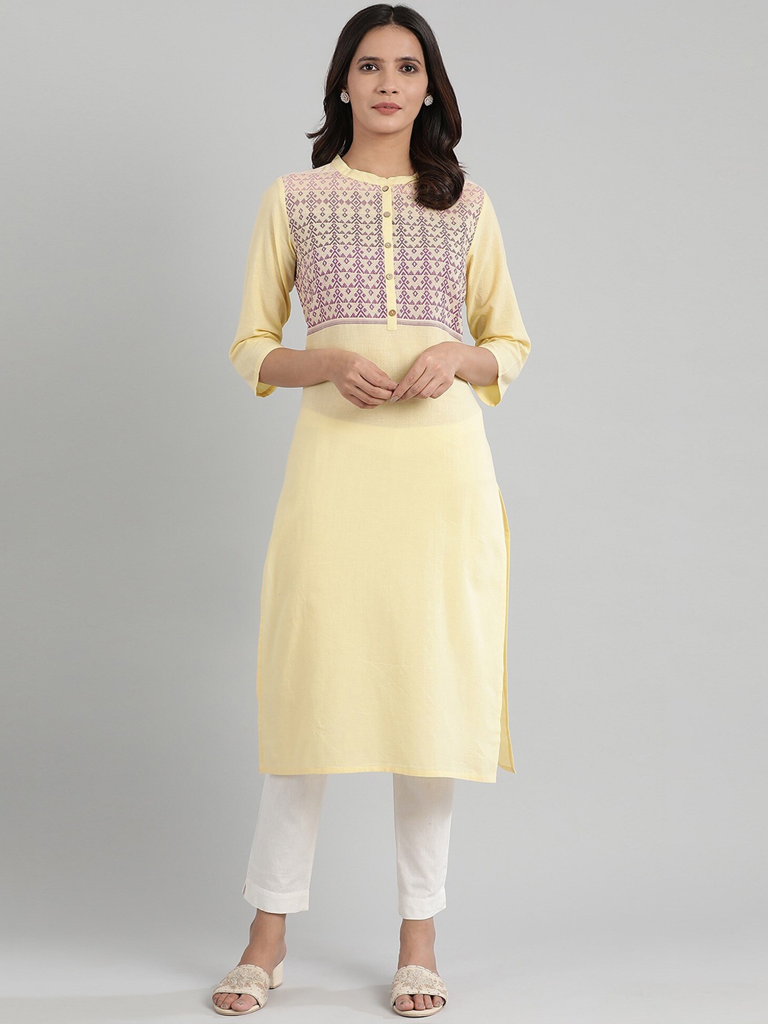 

AURELIA Women Yellow Geometric Yoke Design Kurta