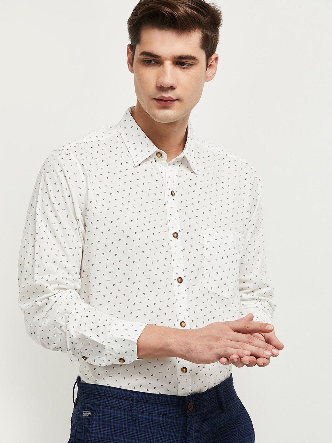 

max Men White Opaque Micro Ditsy Printed Cotton Casual Shirt