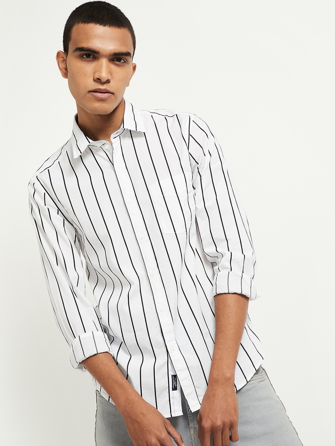 

max Men White Opaque Striped Cotton Casual Shirt