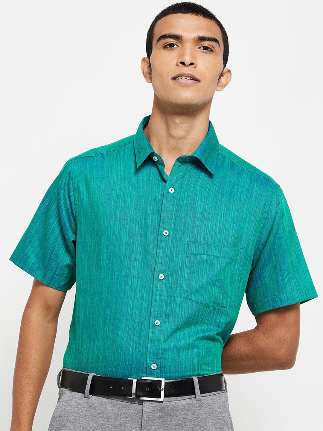 

max Men Green Opaque Formal Shirt
