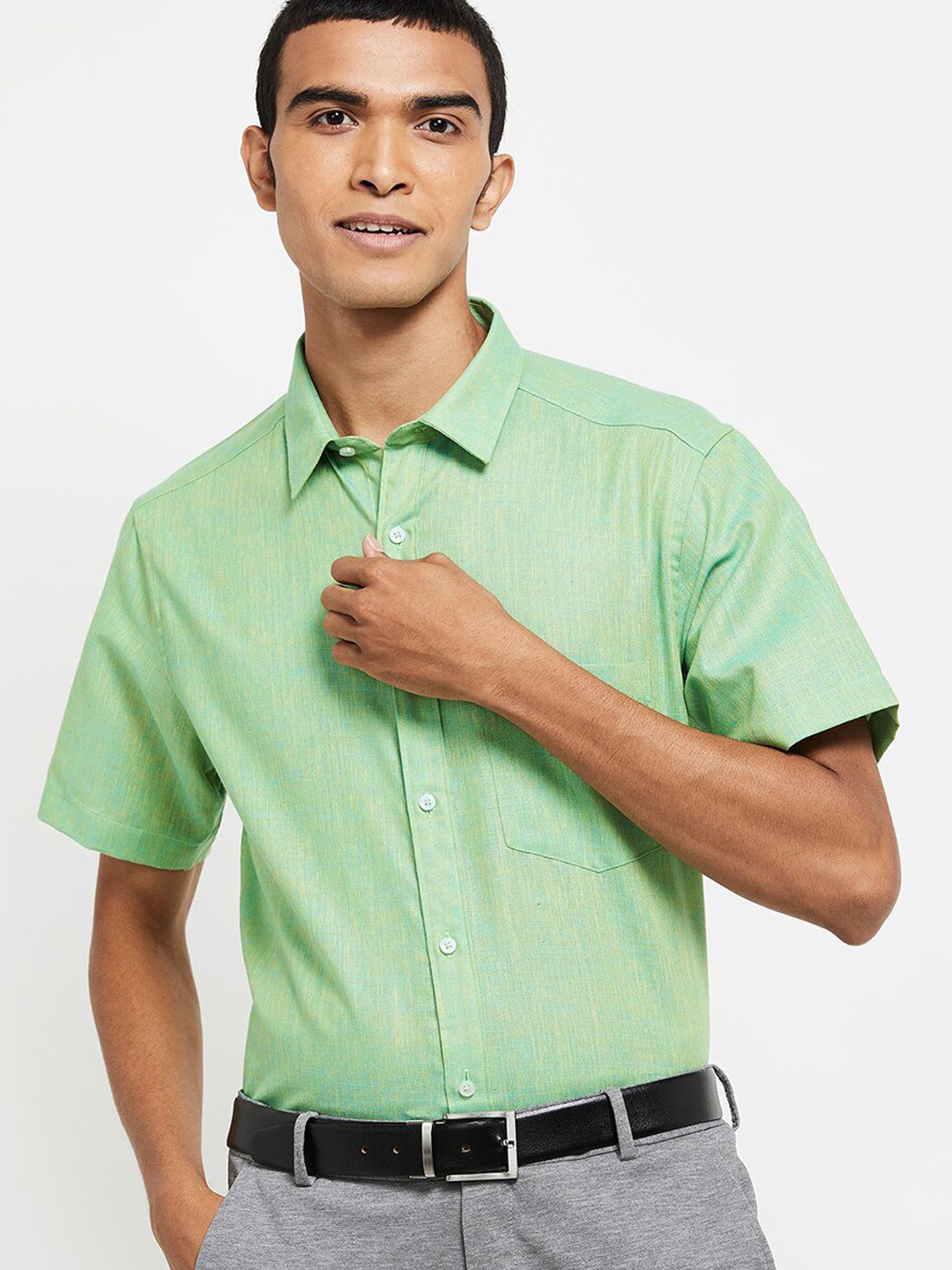 

max Men Green Opaque Formal Shirt