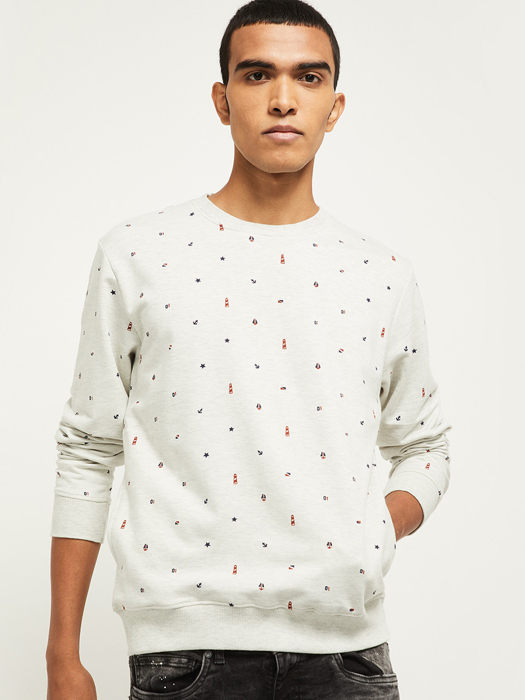 

max Men White Printed Sweatshirt