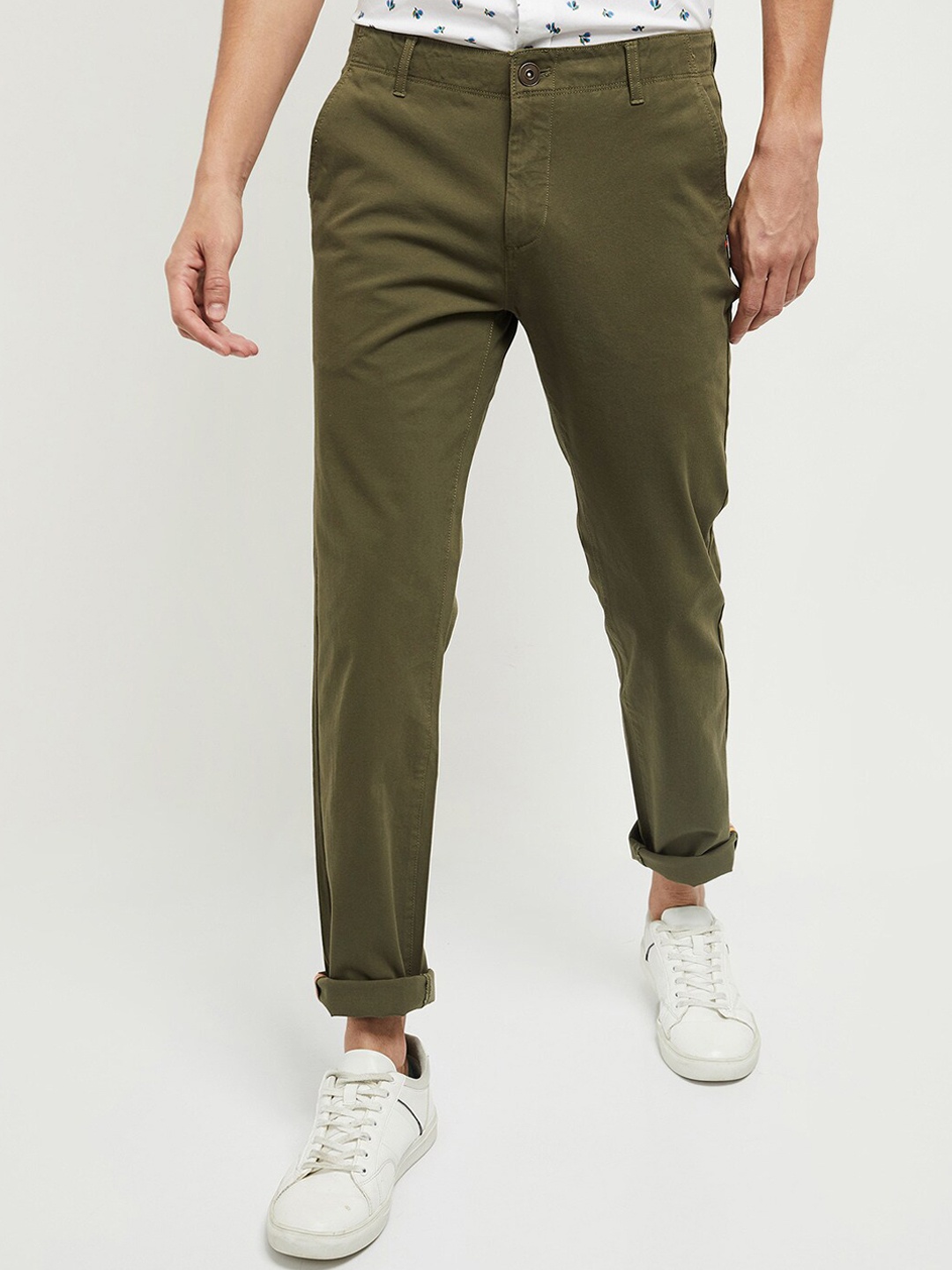 

max Men Green Solid Mid-Rise Chinos Trousers