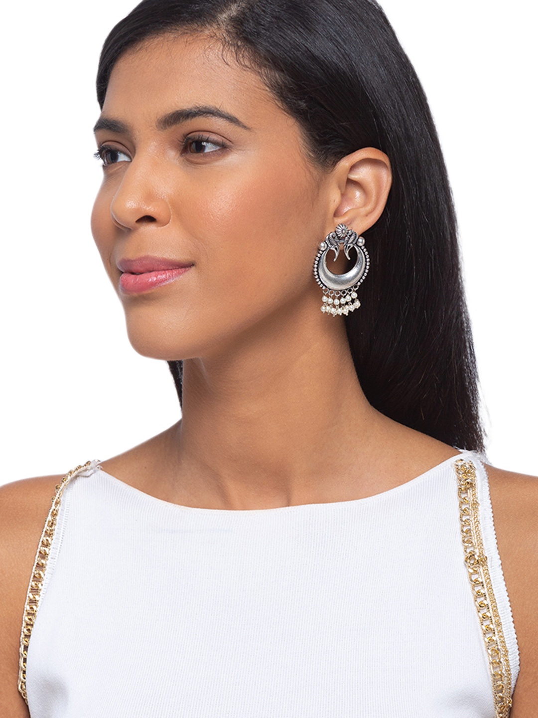 

Digital Dress Room White Contemporary Chandbalis Earrings