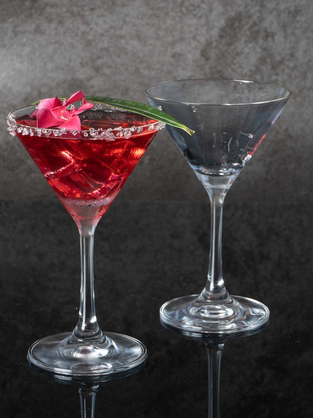 

GOODHOMES Set Of 6 Transparent Solid Martini Glasses