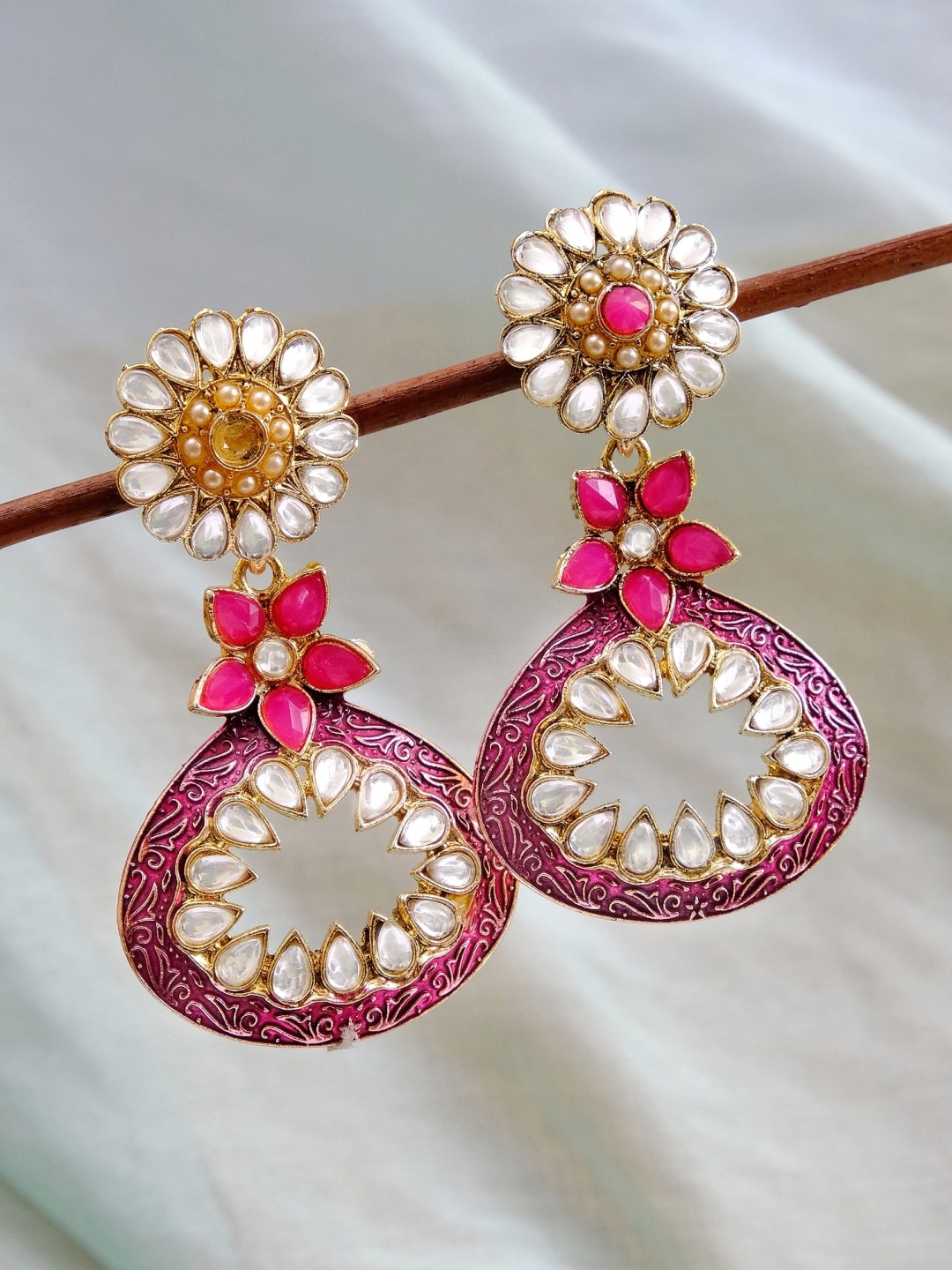 

Crunchy Fashion Gold-Plated Gold-Toned Floral Drop Earrings
