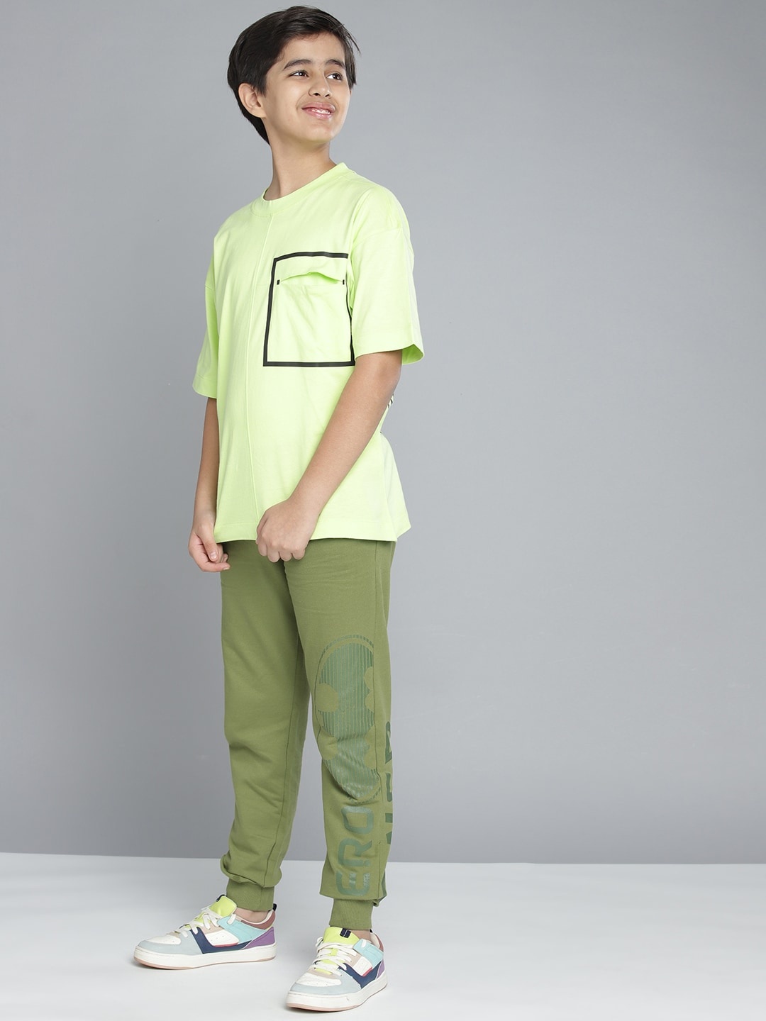 

YK Justice League Boys Olive Green Solid Pure Cotton Joggers