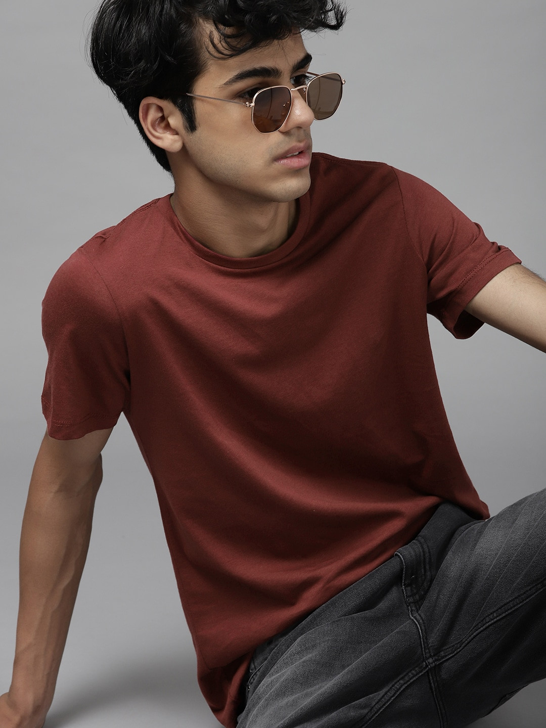 

UTH by Roadster Boys Maroon Pure Cotton Solid T-shirt