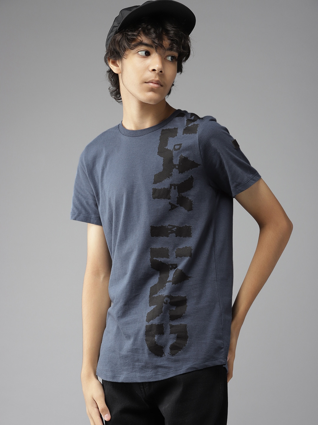 

UTH by Roadster Boys Navy Blue & Black Pure Cotton Typography Printed T-shirt
