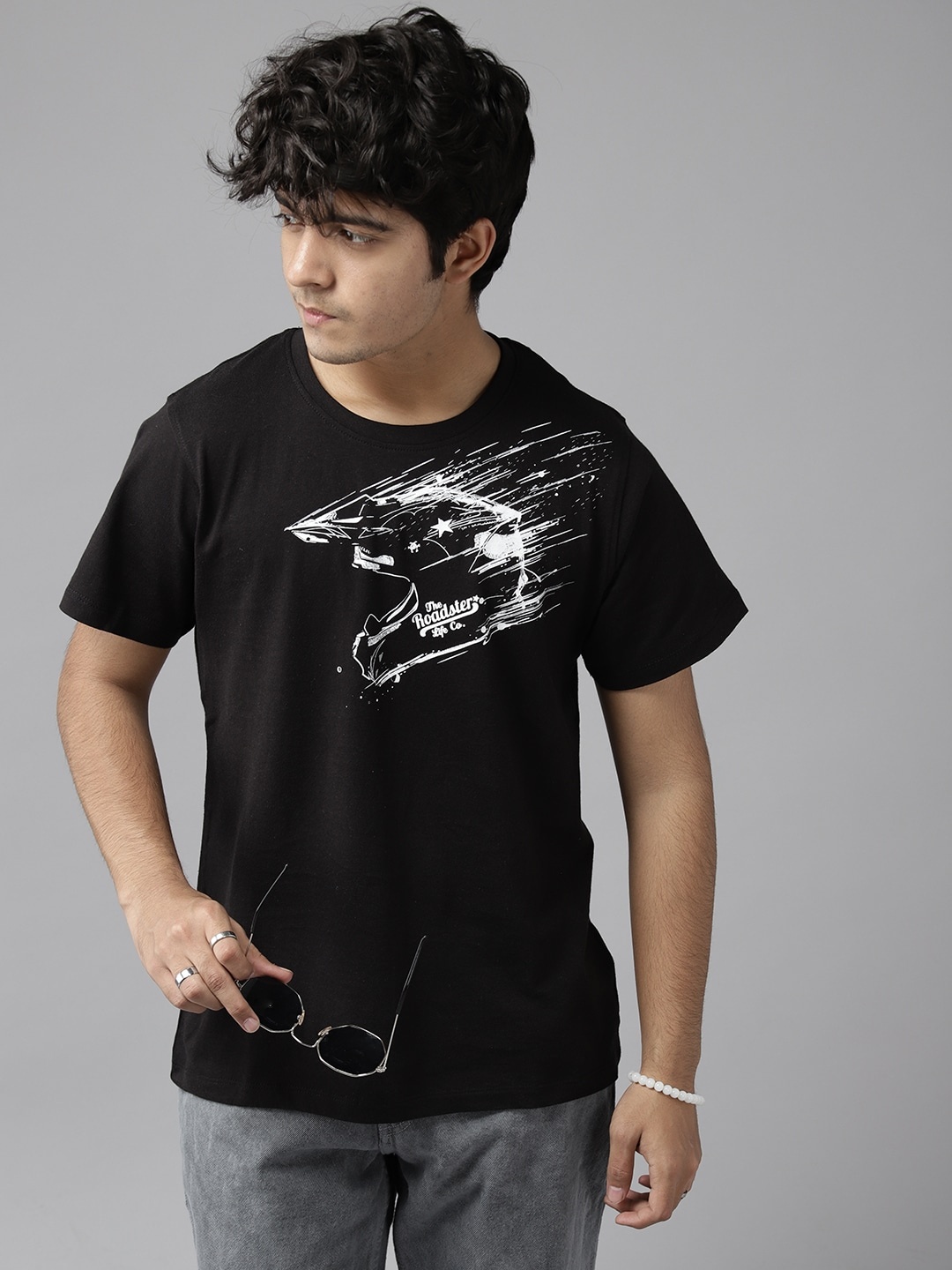 

UTH by Roadster Teen Boys Black & White Brand Logo Printed Cotton T-shirt
