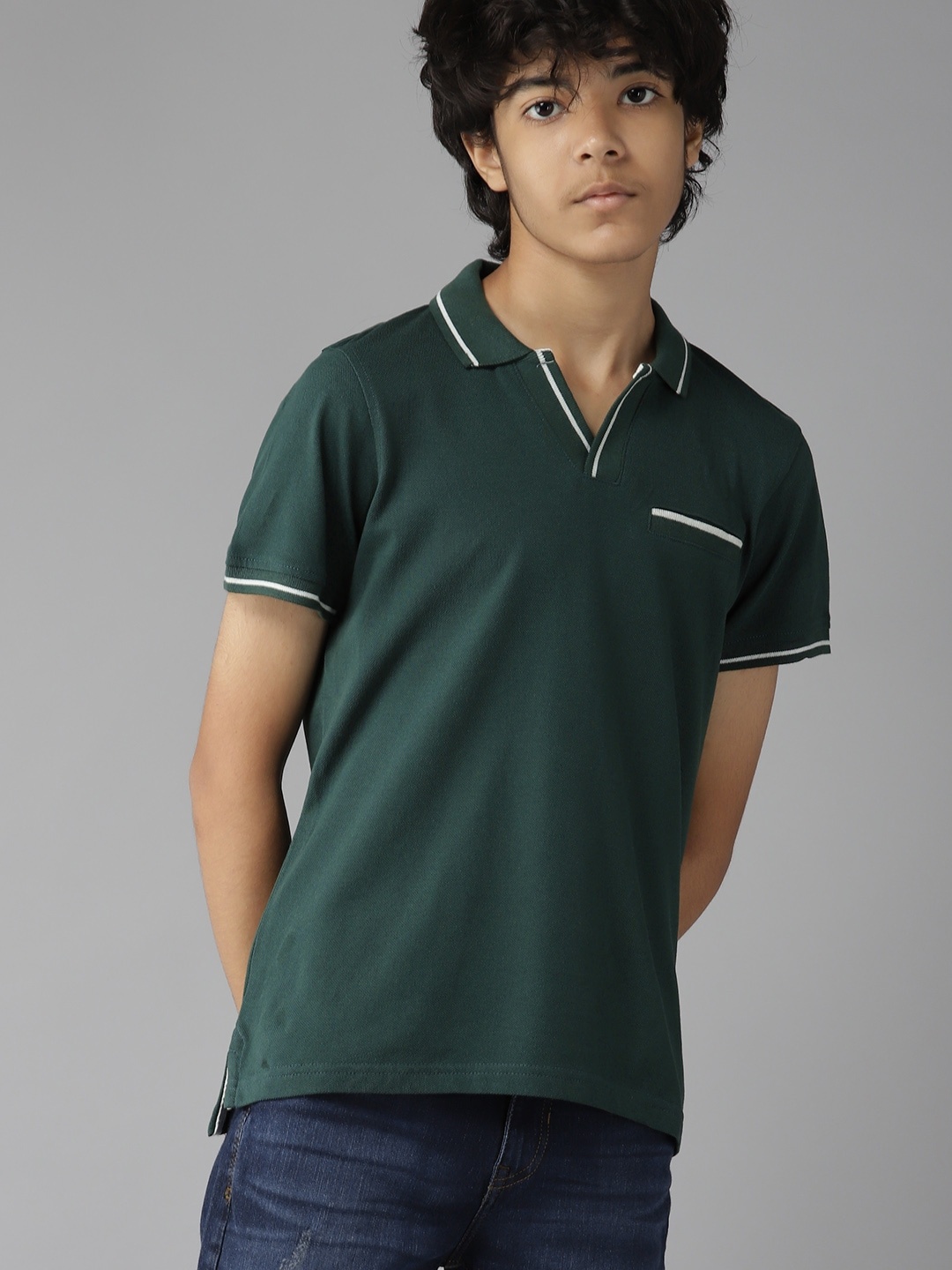 

UTH by Roadster Boys Green & White Solid Cotton Polo Collar T-shirt
