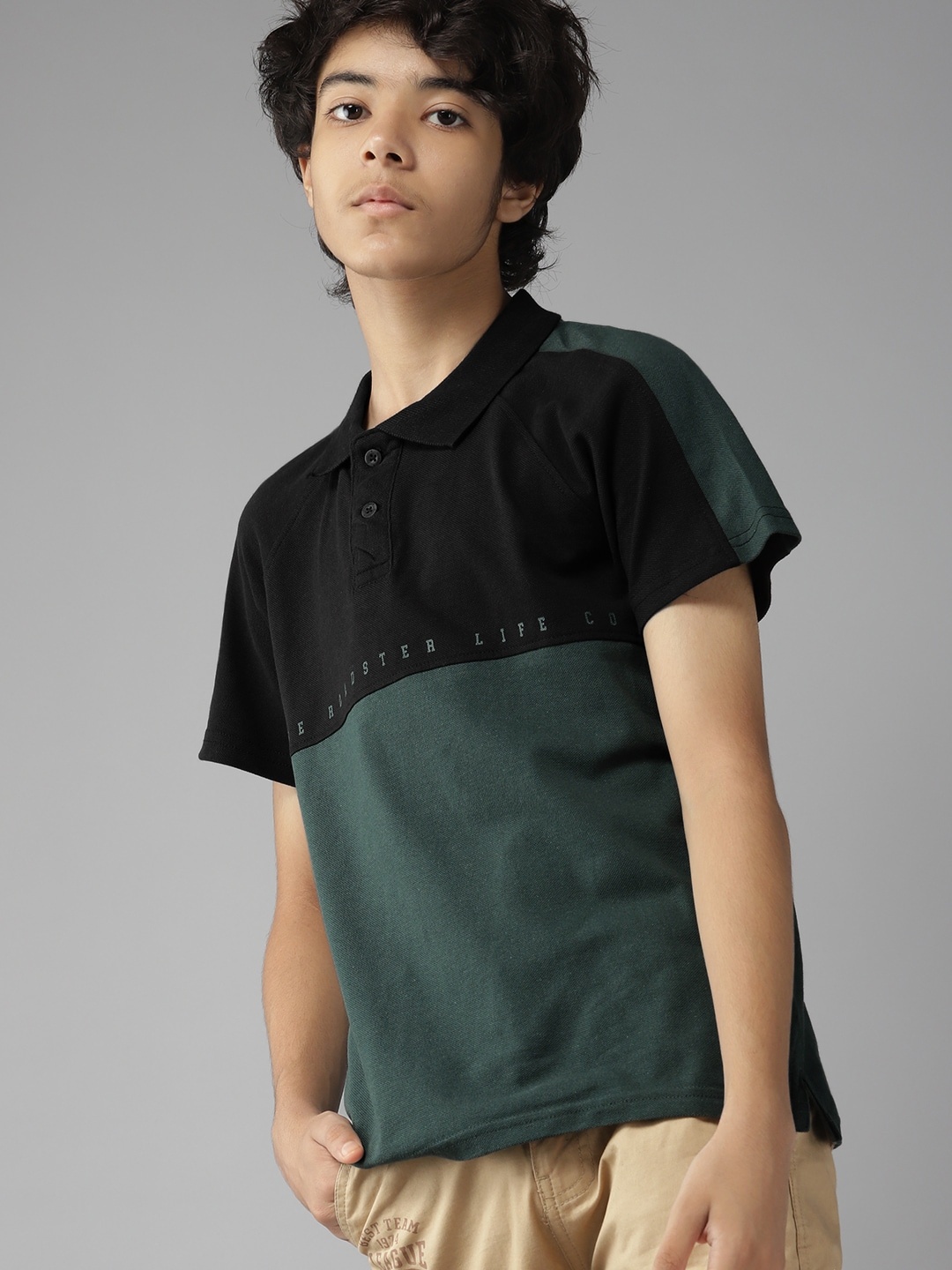 

UTH by Roadster Boys Green & Black Colourblocked Cotton Polo Collar T-shirt