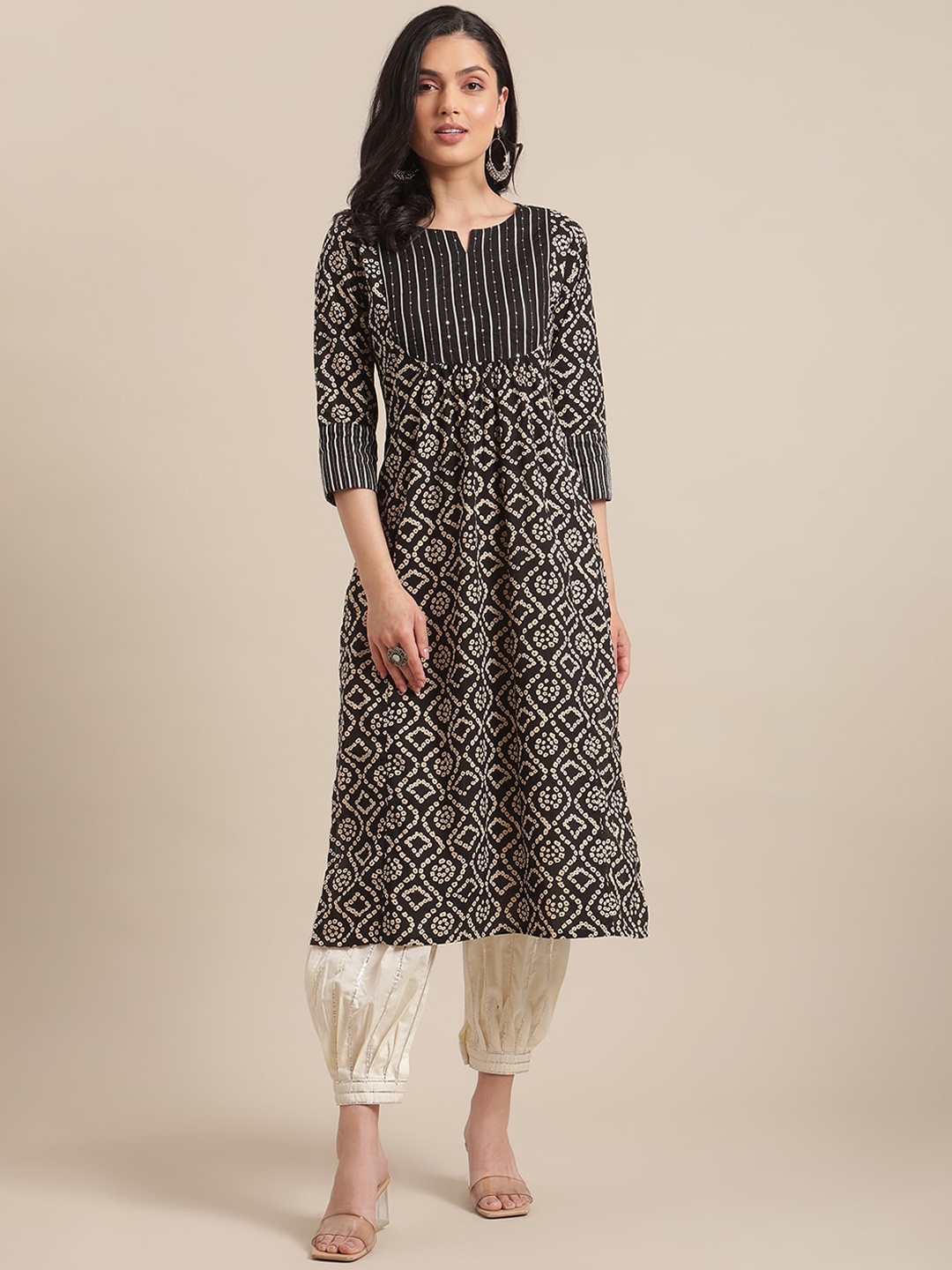 

Varanga Women Black & Beige Bandhani Printed Notched Neck Straight Kurta