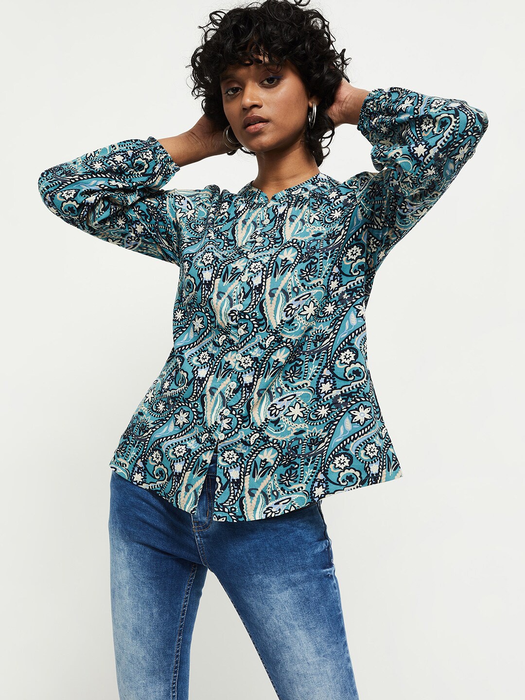 

max Blue Floral Regular Top