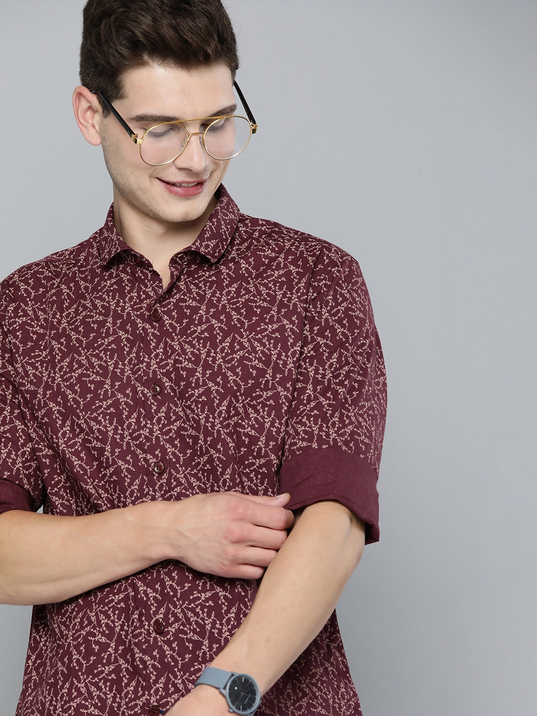 

Mast & Harbour Men Burgundy & White Floral Opaque Printed Casual Shirt