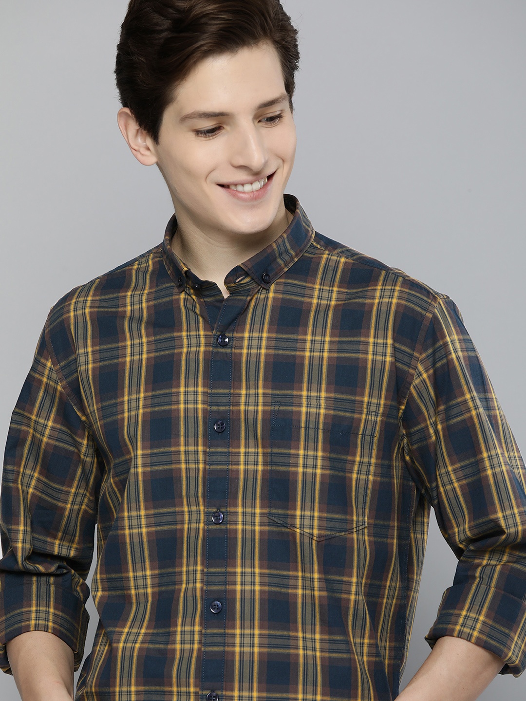 

Mast & Harbour Men Navy Blue & Yellow Checked Pure Cotton Slim Fit Casual Shirt