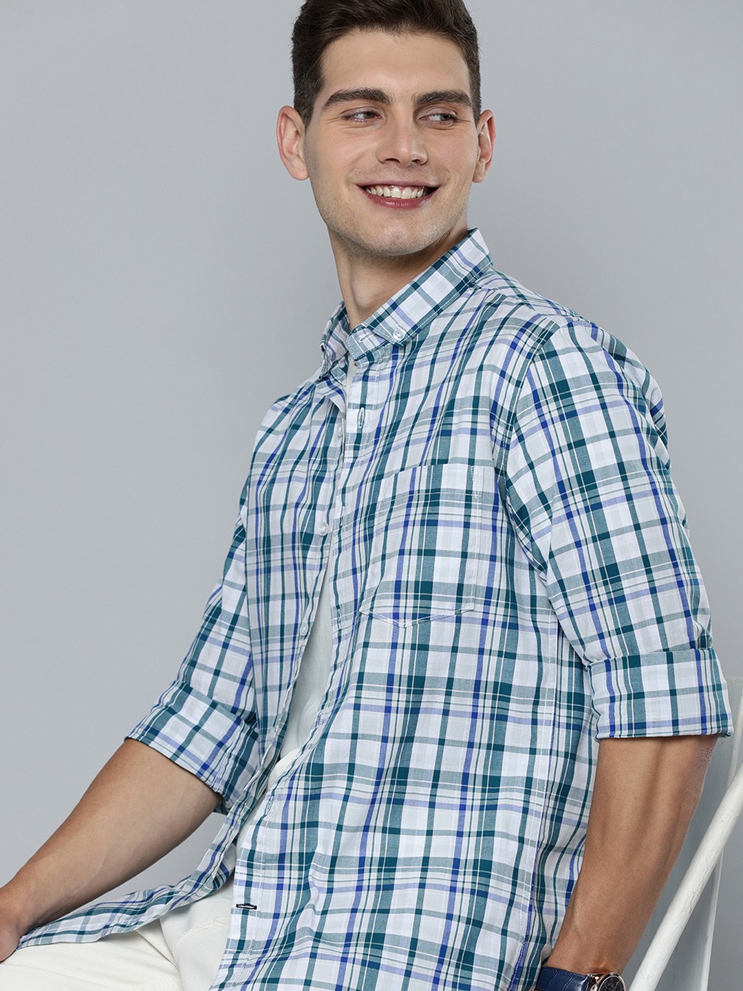 

Mast & Harbour Men White & Blue Checked Casual Shirt