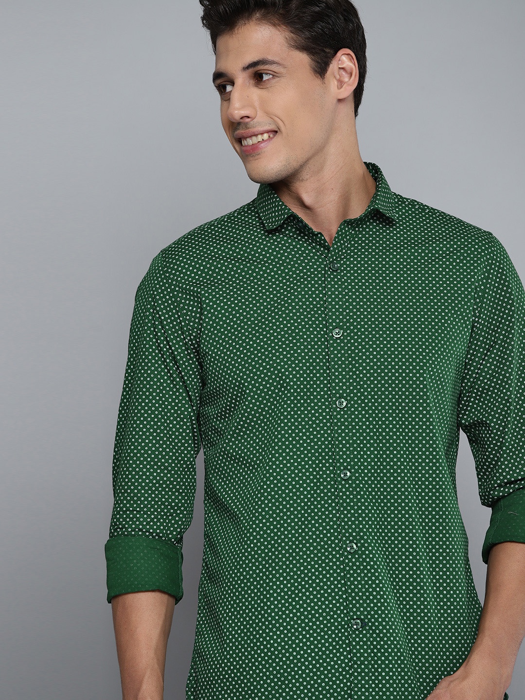 

Mast & Harbour Men Green & White Pure Cotton Printed Casual Shirt