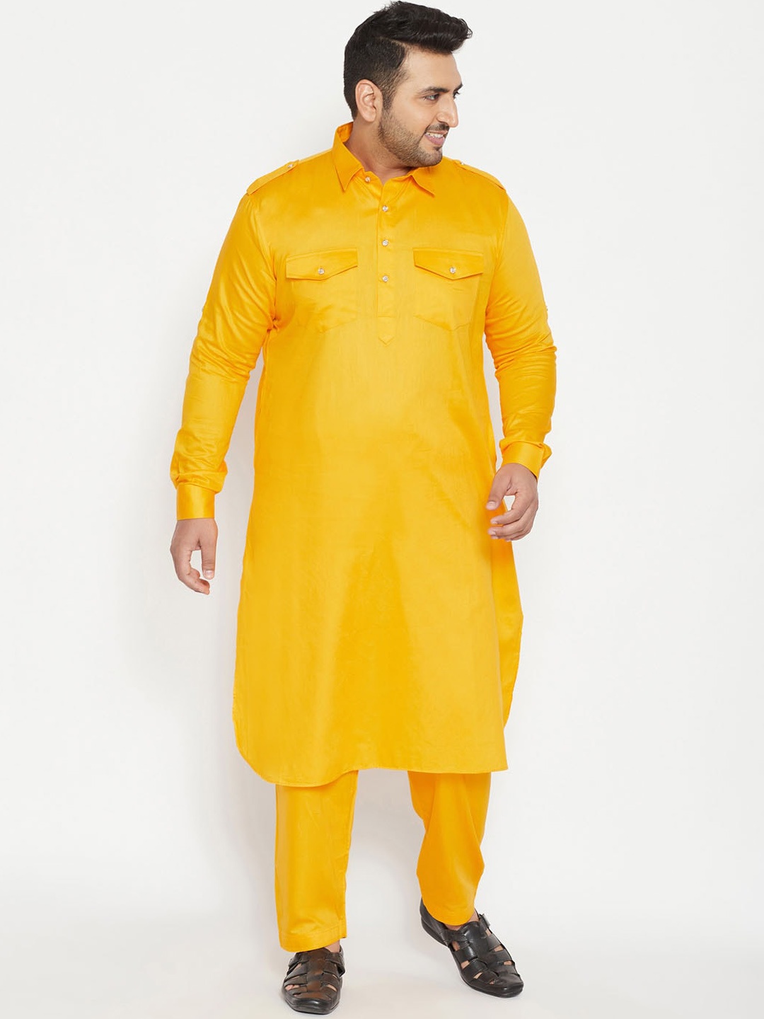 

VASTRAMAY Men Yellow Solid Regular Cotton Blend Kurta with Pyjamas