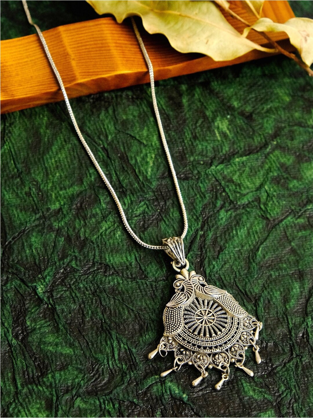 

Crunchy Fashion Women Silver-Toned Silver-Plated Antique Peacocok Pendant Necklace