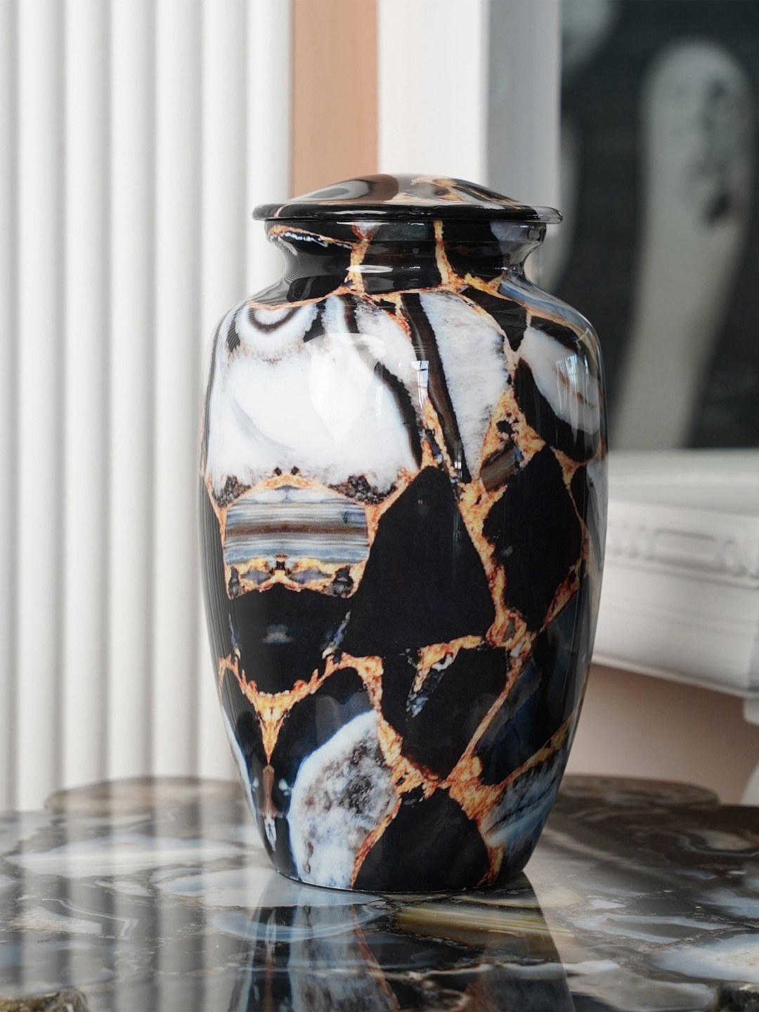 

Folkstorys Black & White Shungite Temple Jar
