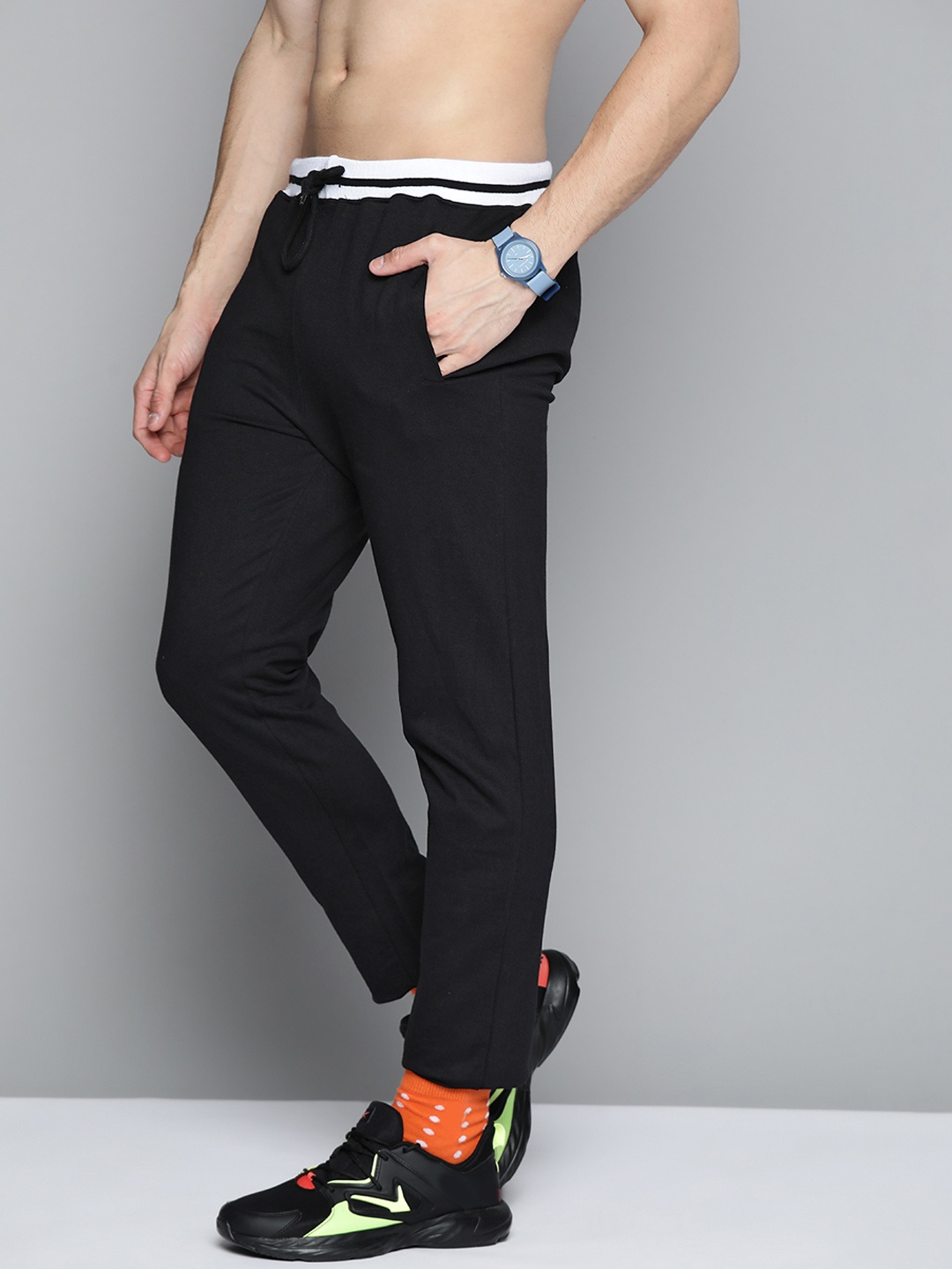 

HERE&NOW Men Black Solid Regular Fit Trackpants