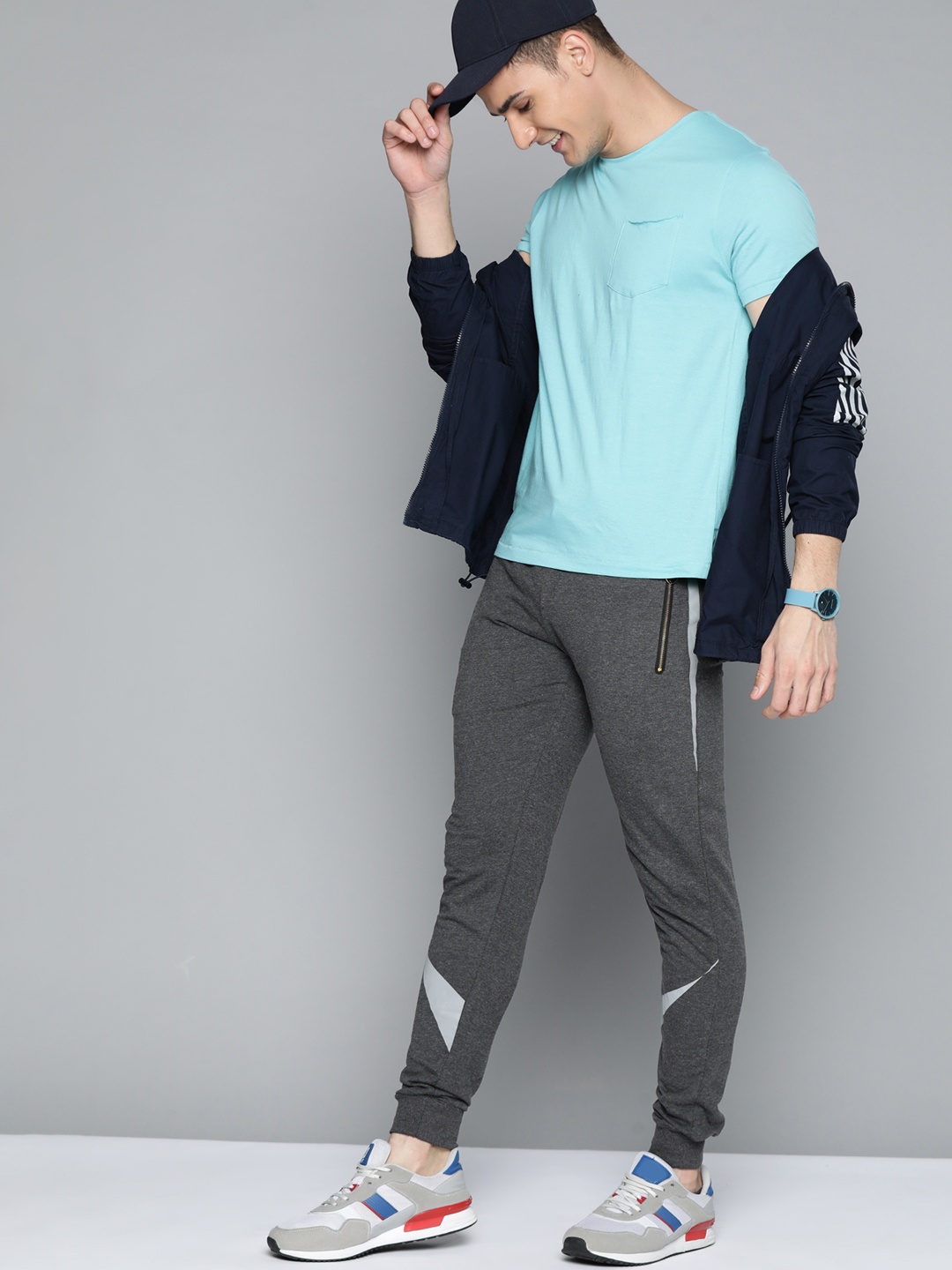 

HERE&NOW Men Charcoal Grey Solid Regular Fit Joggers