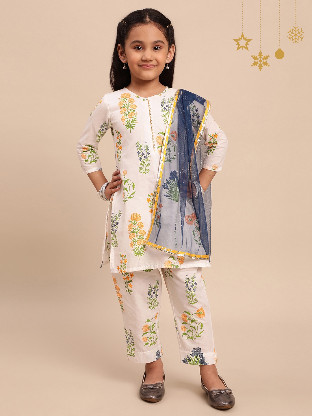 

Ahalyaa Girls White Floral Printed Regular Pure Cotton Kurta & Trousers With Net Dupatta