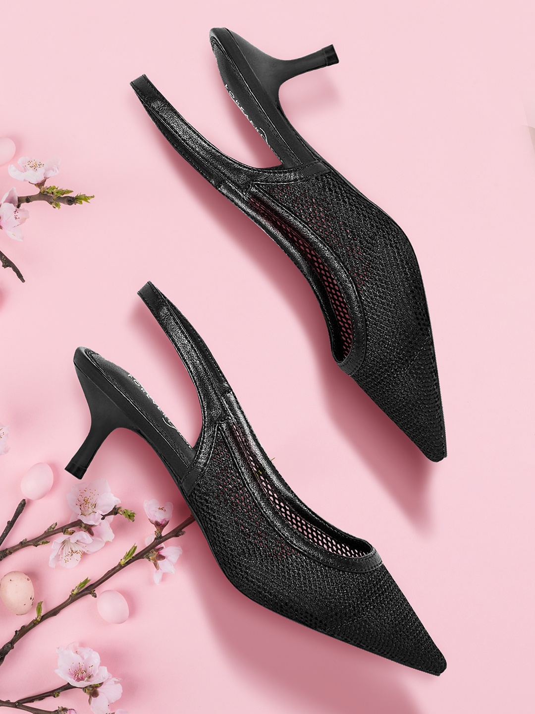 

Forever Glam by Pantaloons Black PU Kitten Pumps