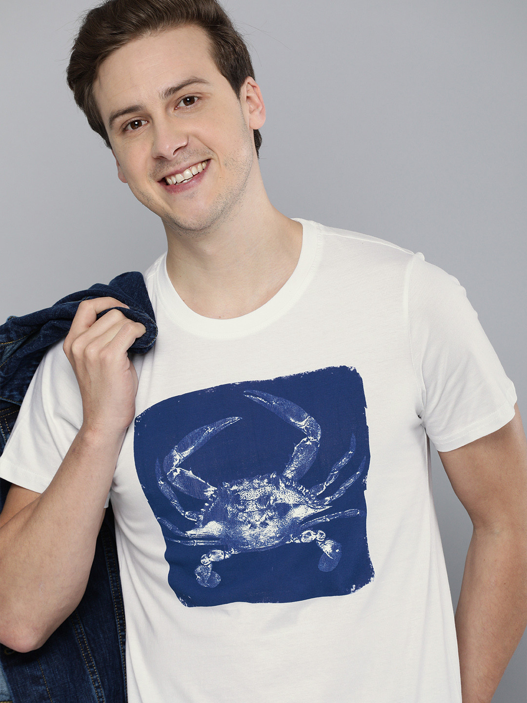 

Mast & Harbour Men White Printed Pure Cotton T-shirt