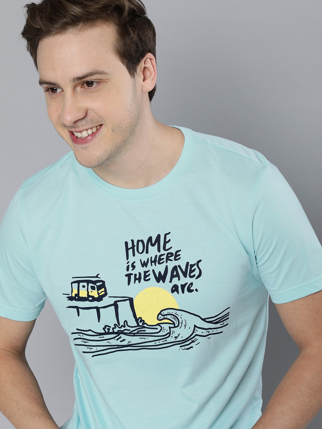 

Mast & Harbour Men Blue & Black Printed T-shirt