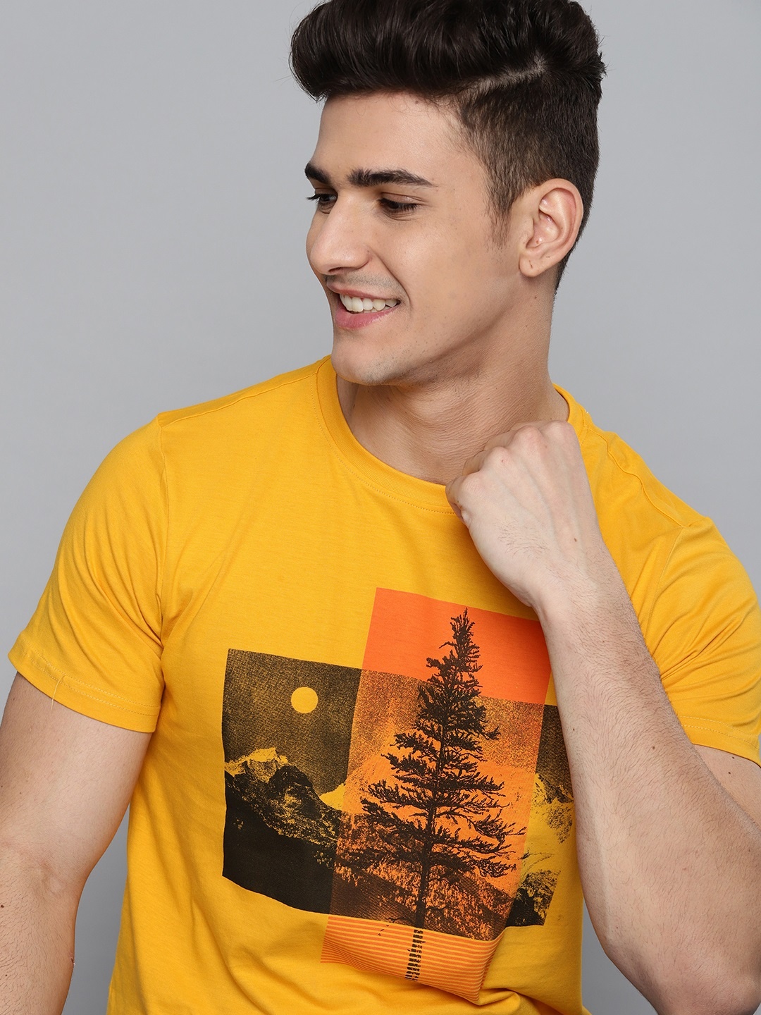 

Mast & Harbour Men Mustard Yellow & Black Cotton Printed T-shirt