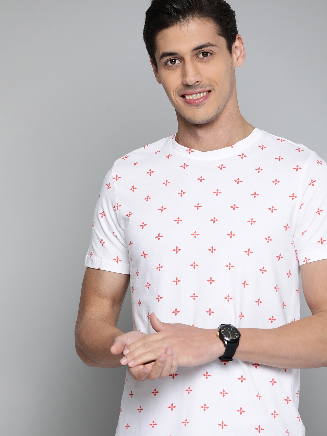 

Mast & Harbour Men White & Red Printed Pure Cotton T-shirt