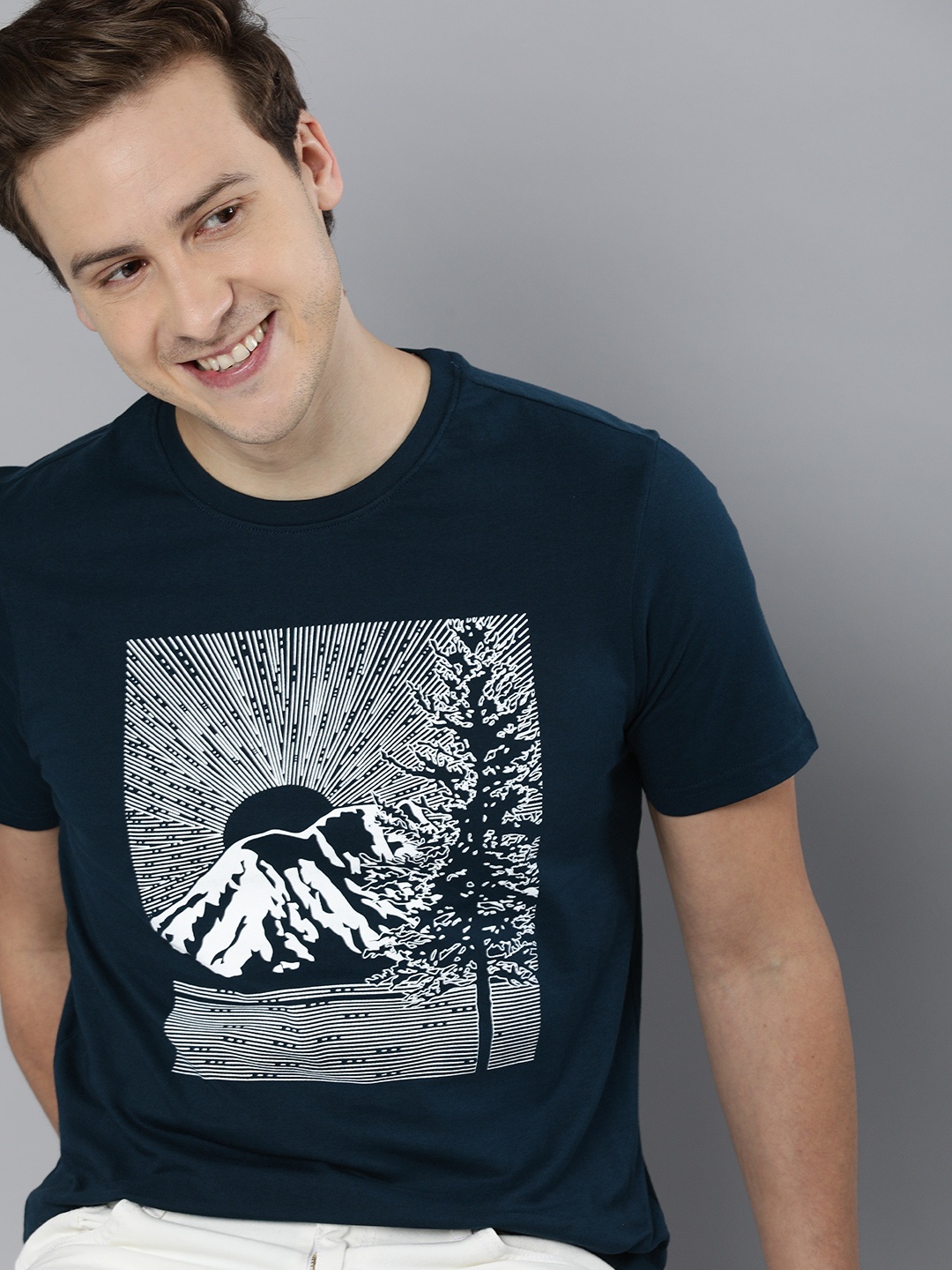 

Mast & Harbour Men Navy Blue Printed Pure Cotton T-shirt