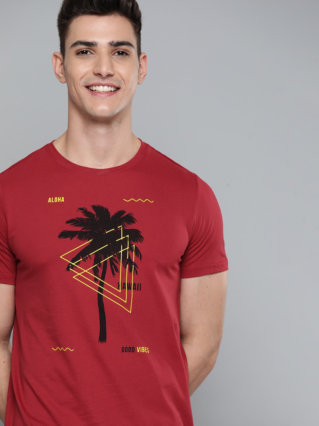 

Mast & Harbour Men Maroon & Black Pure Cotton Tropical Print T-shirt