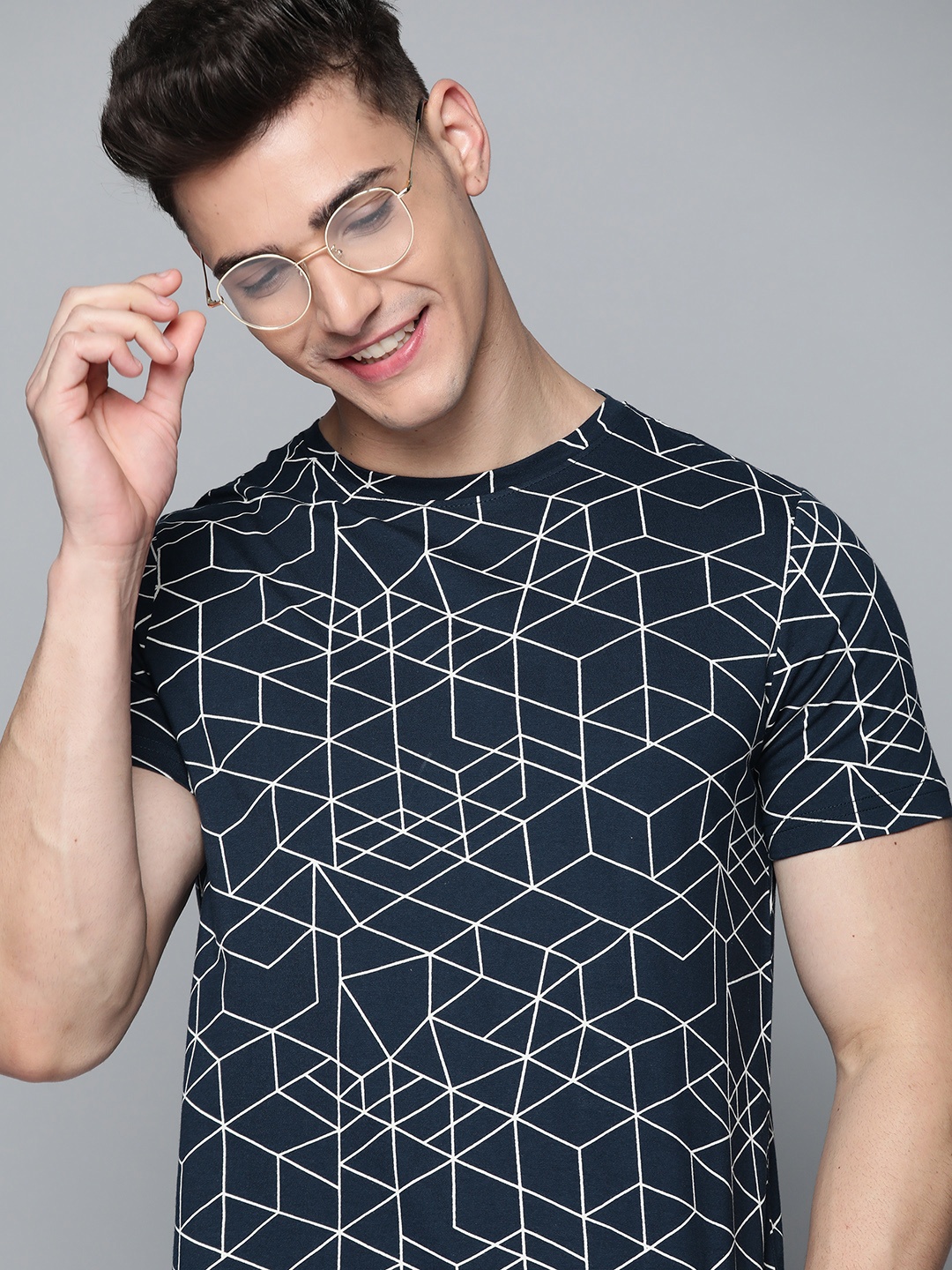 

Mast & Harbour Men Navy Blue & White Geometric Print Pure Cotton T-shirt